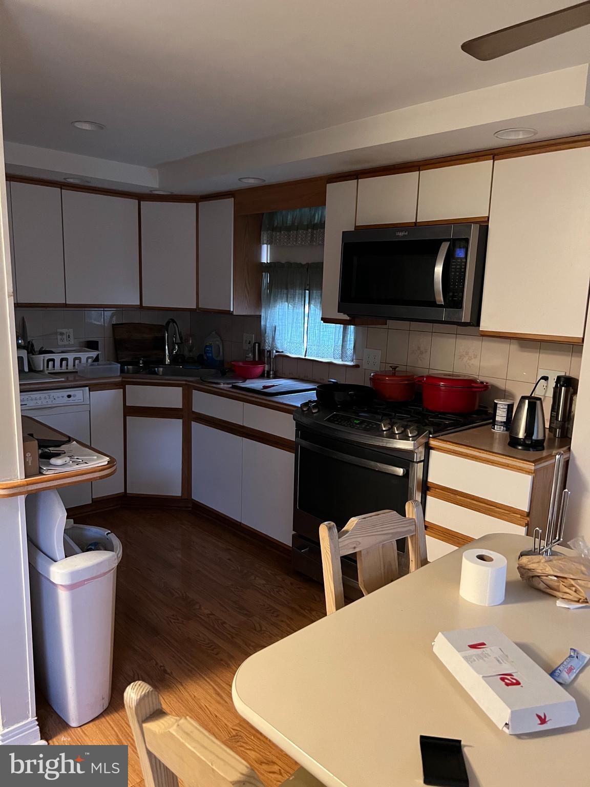 ACADEMY GARDENS - Residential Lease