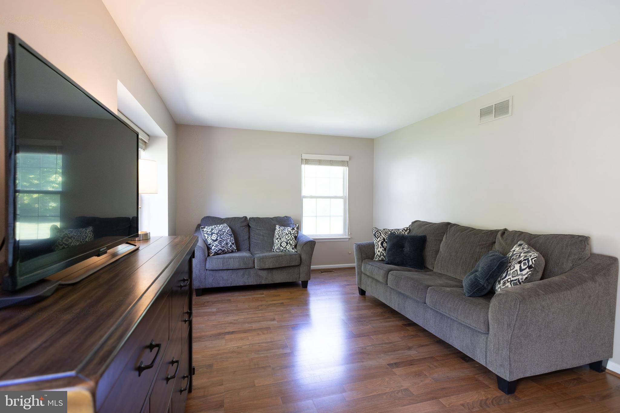 COUNTRY GREENE - Residential