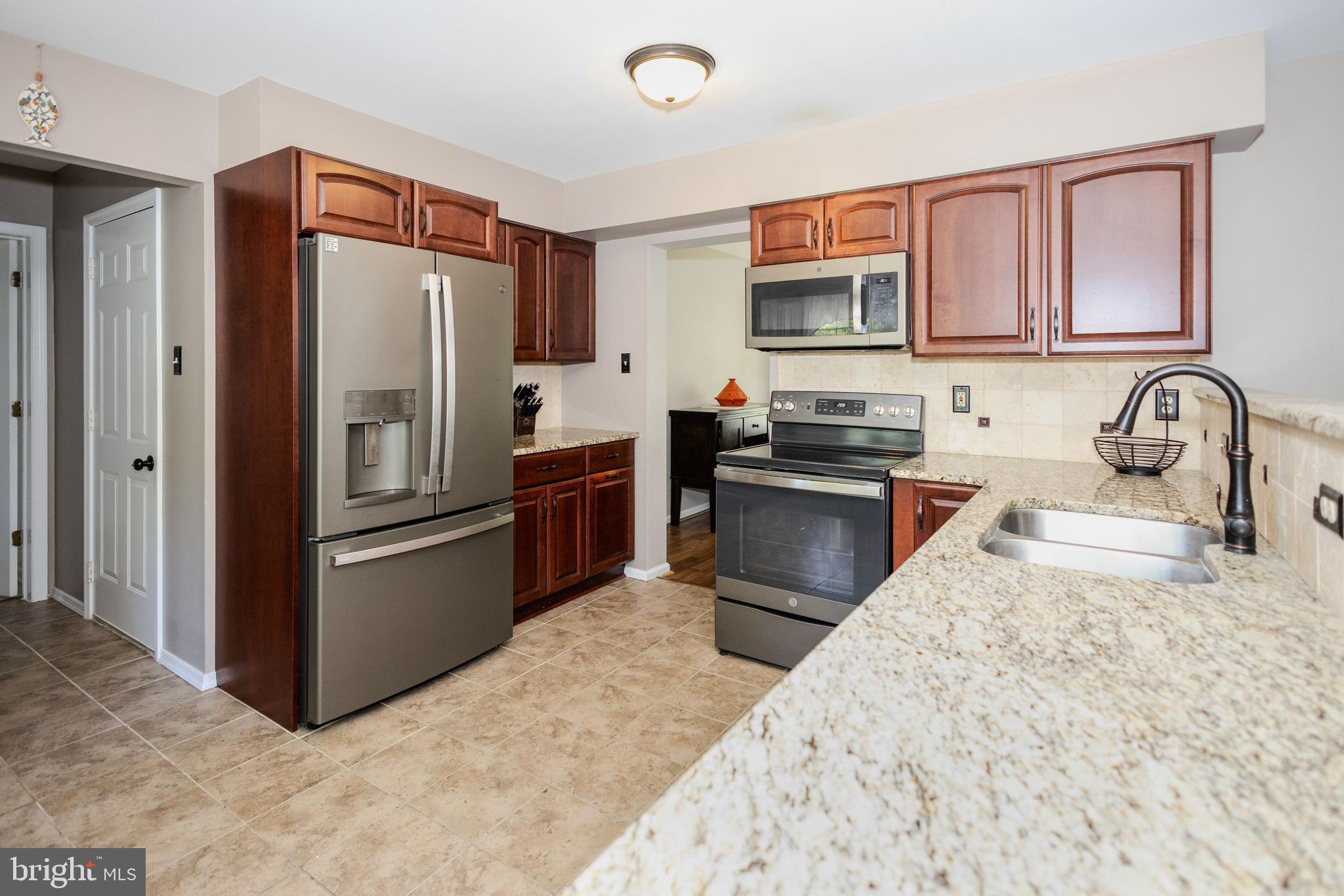 COUNTRY GREENE - Residential