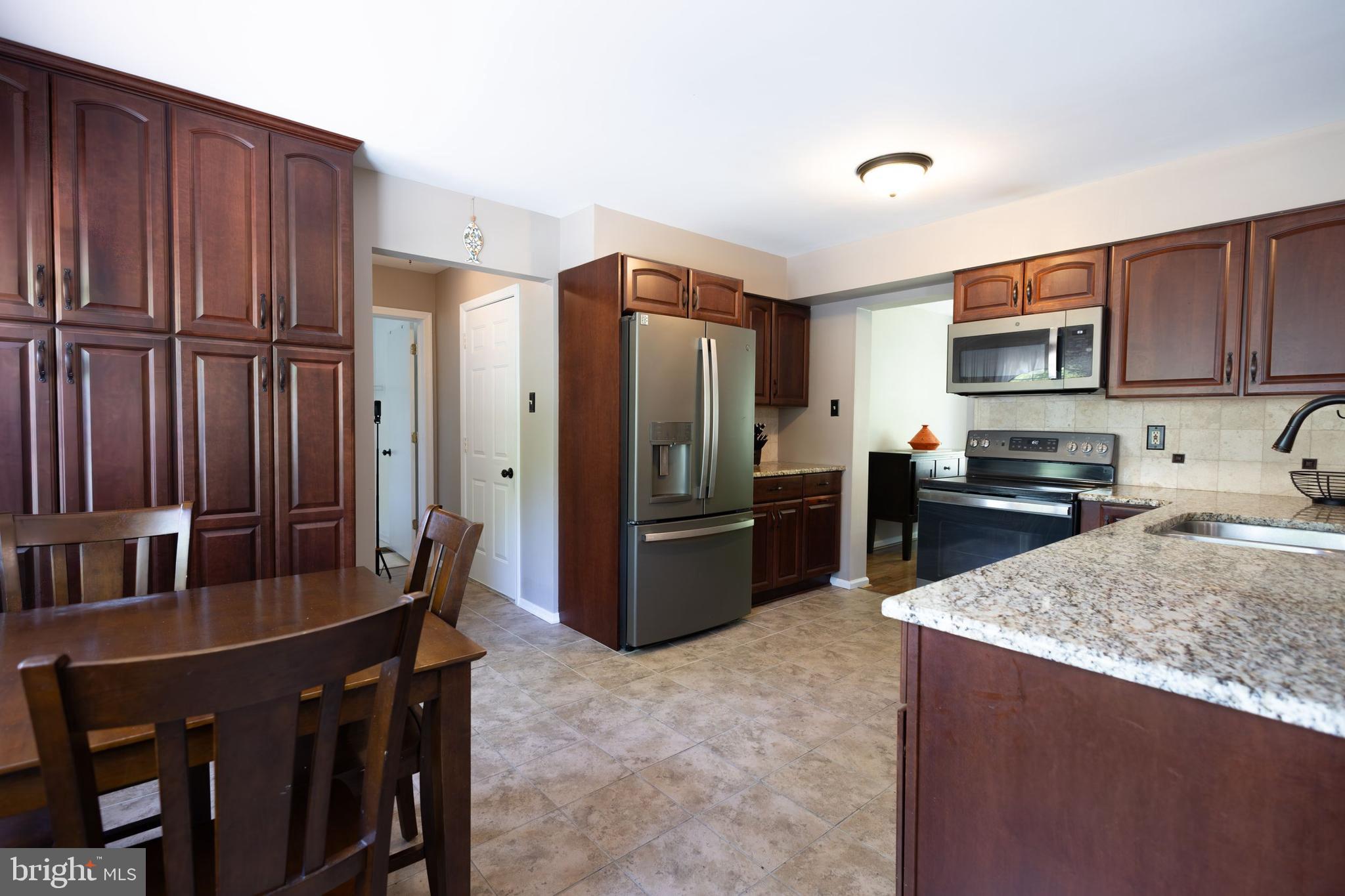 COUNTRY GREENE - Residential