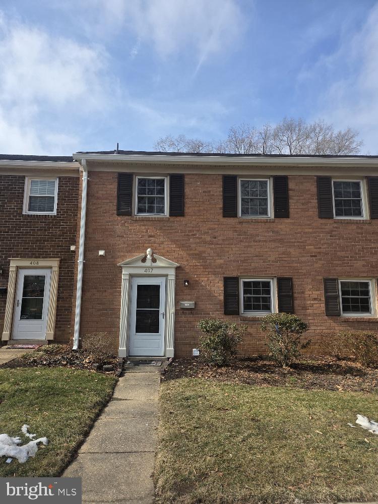 407 GREENBRIER COURT 407