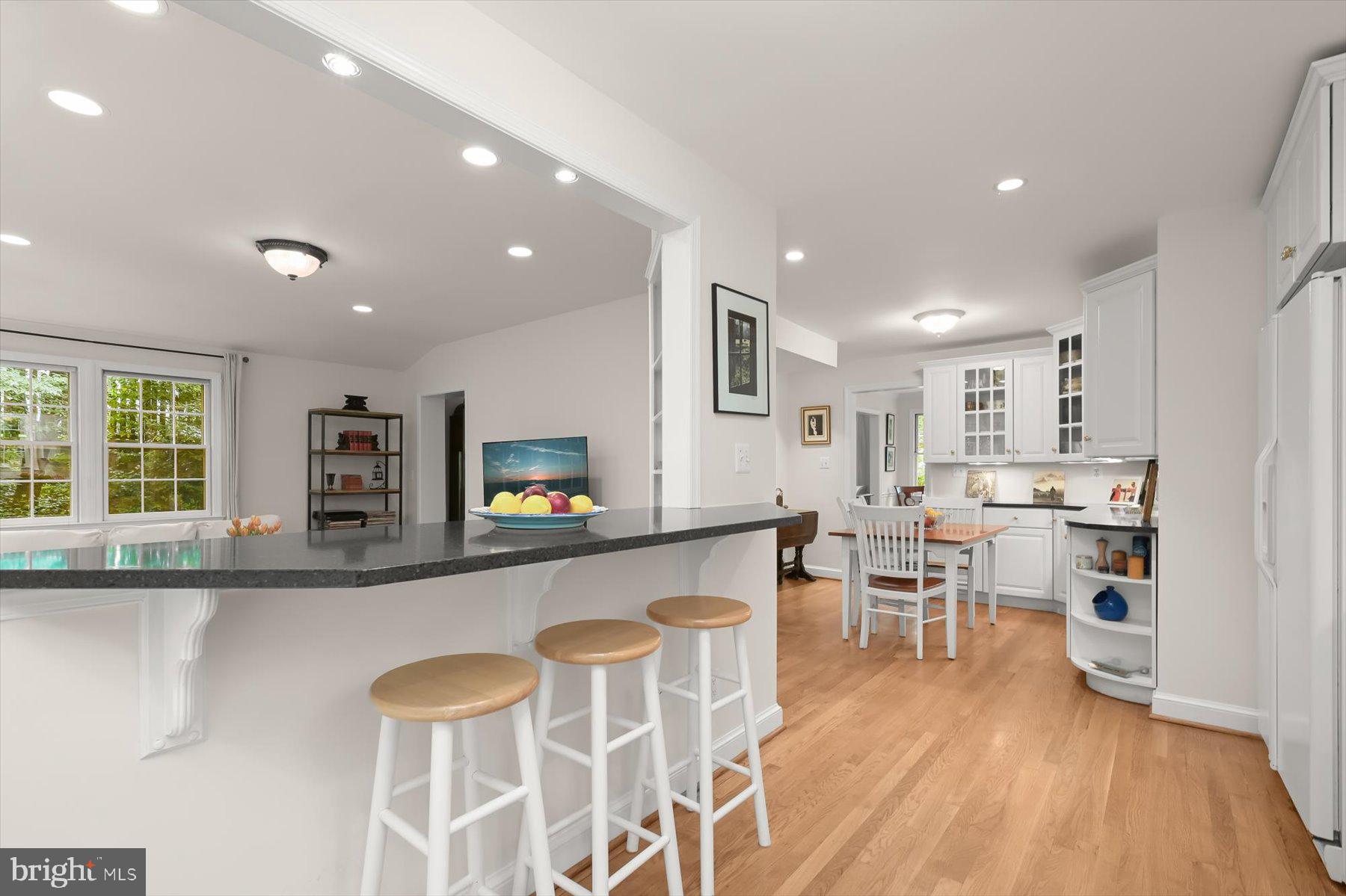 WOODACRES - Residential