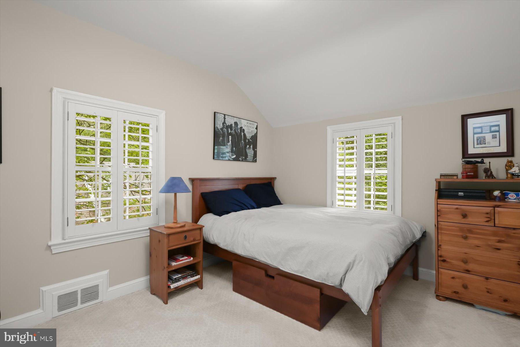 WOODACRES - Residential