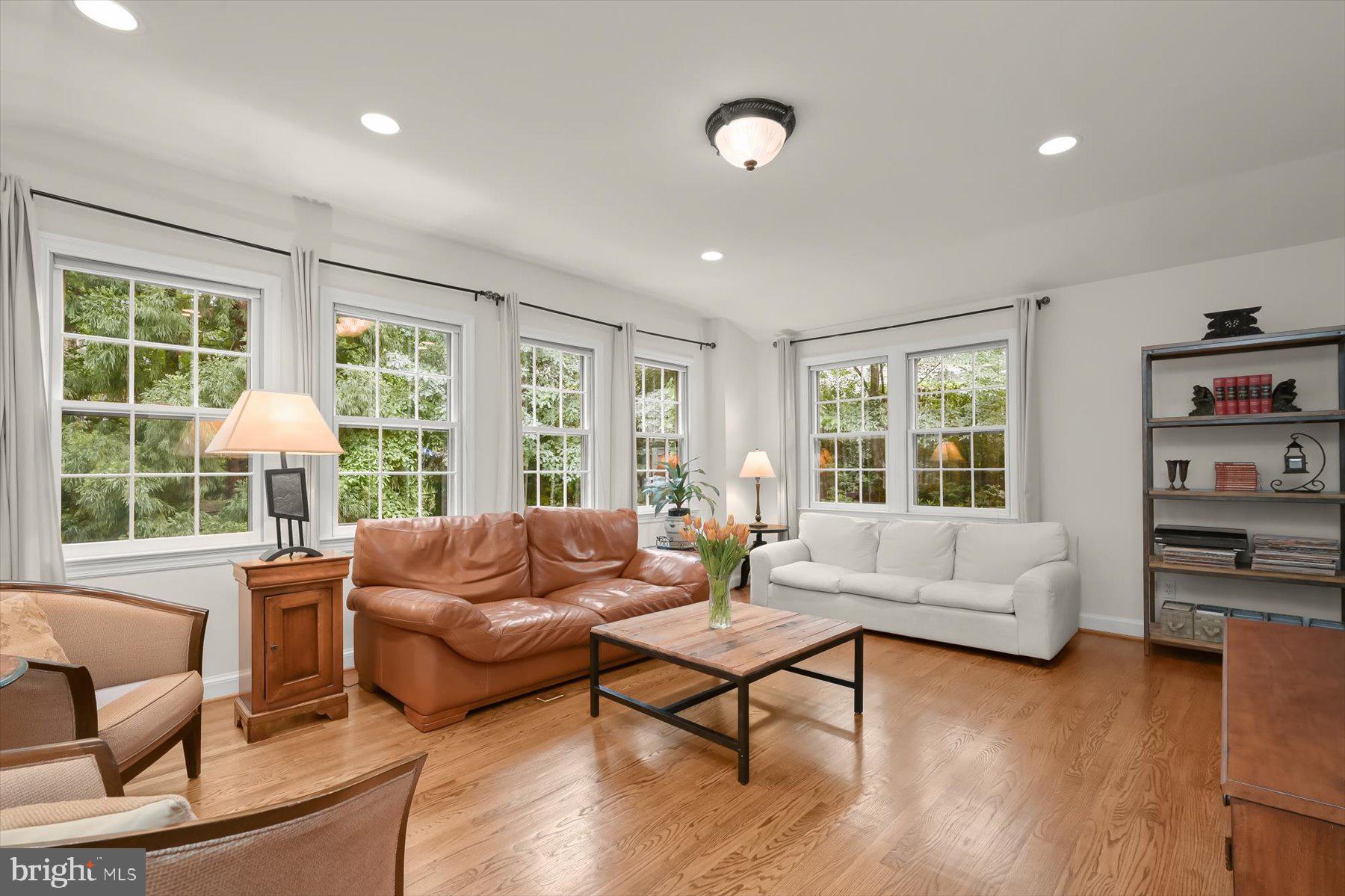 WOODACRES - Residential