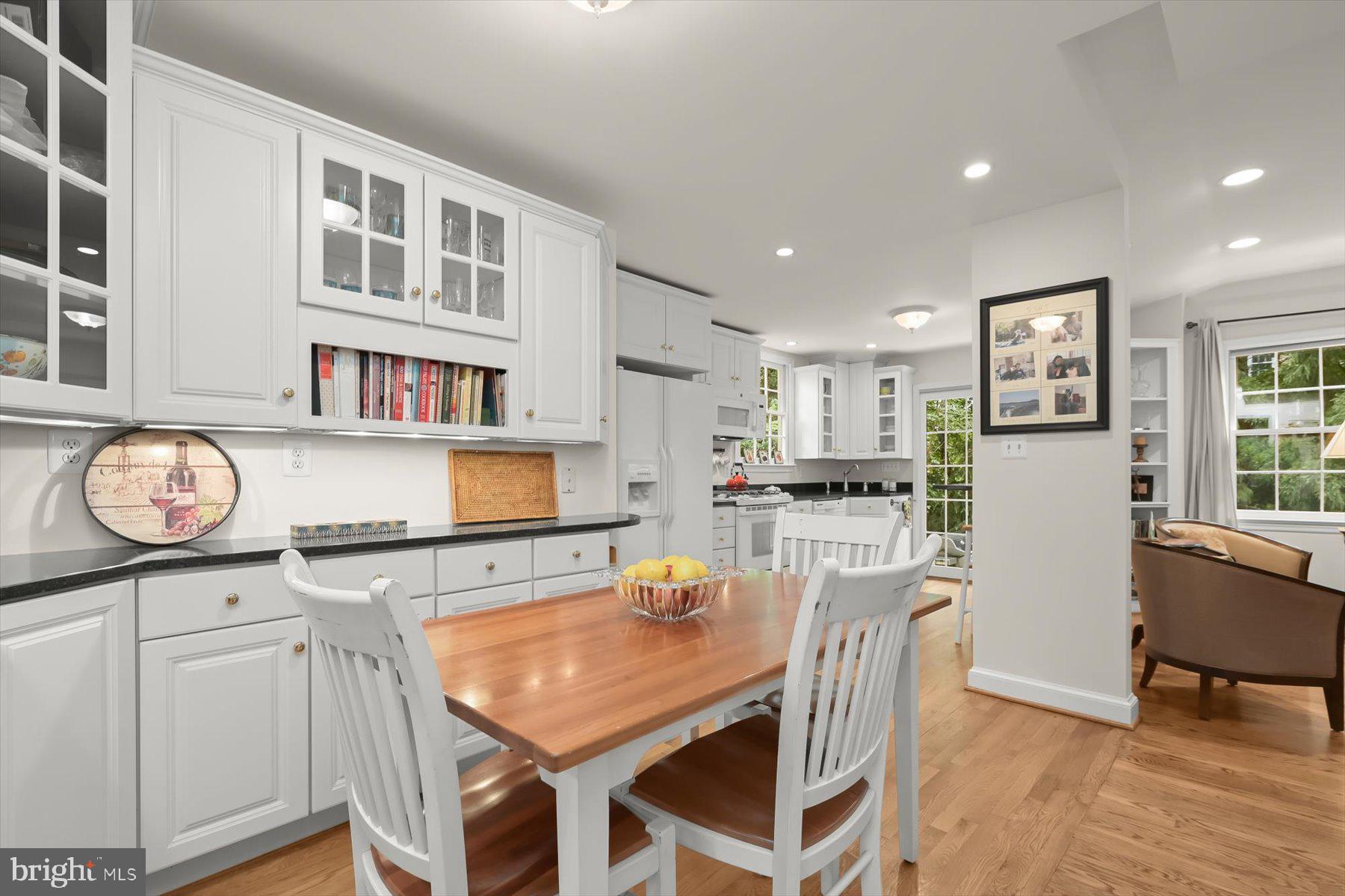 WOODACRES - Residential