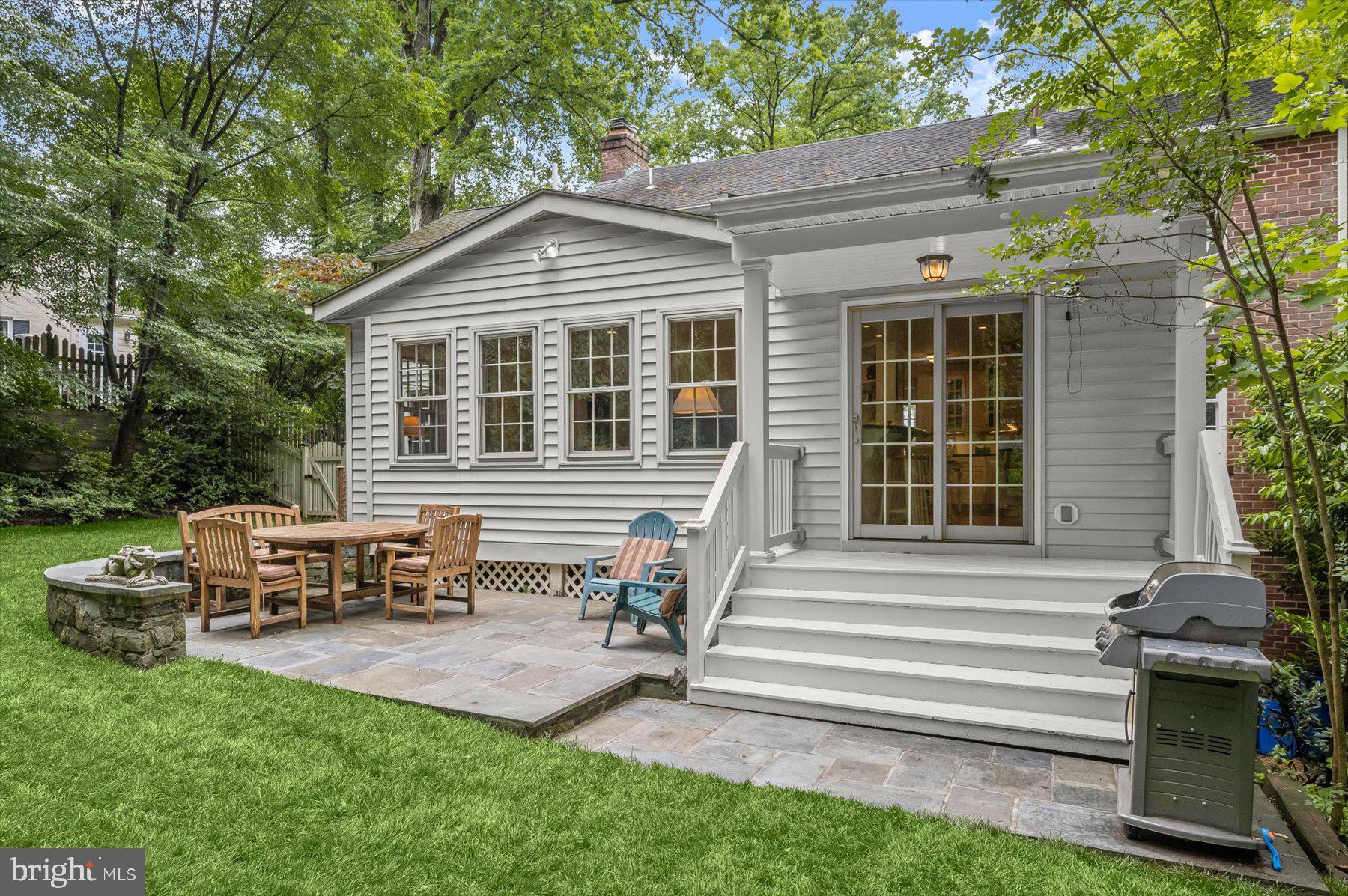 WOODACRES - Residential