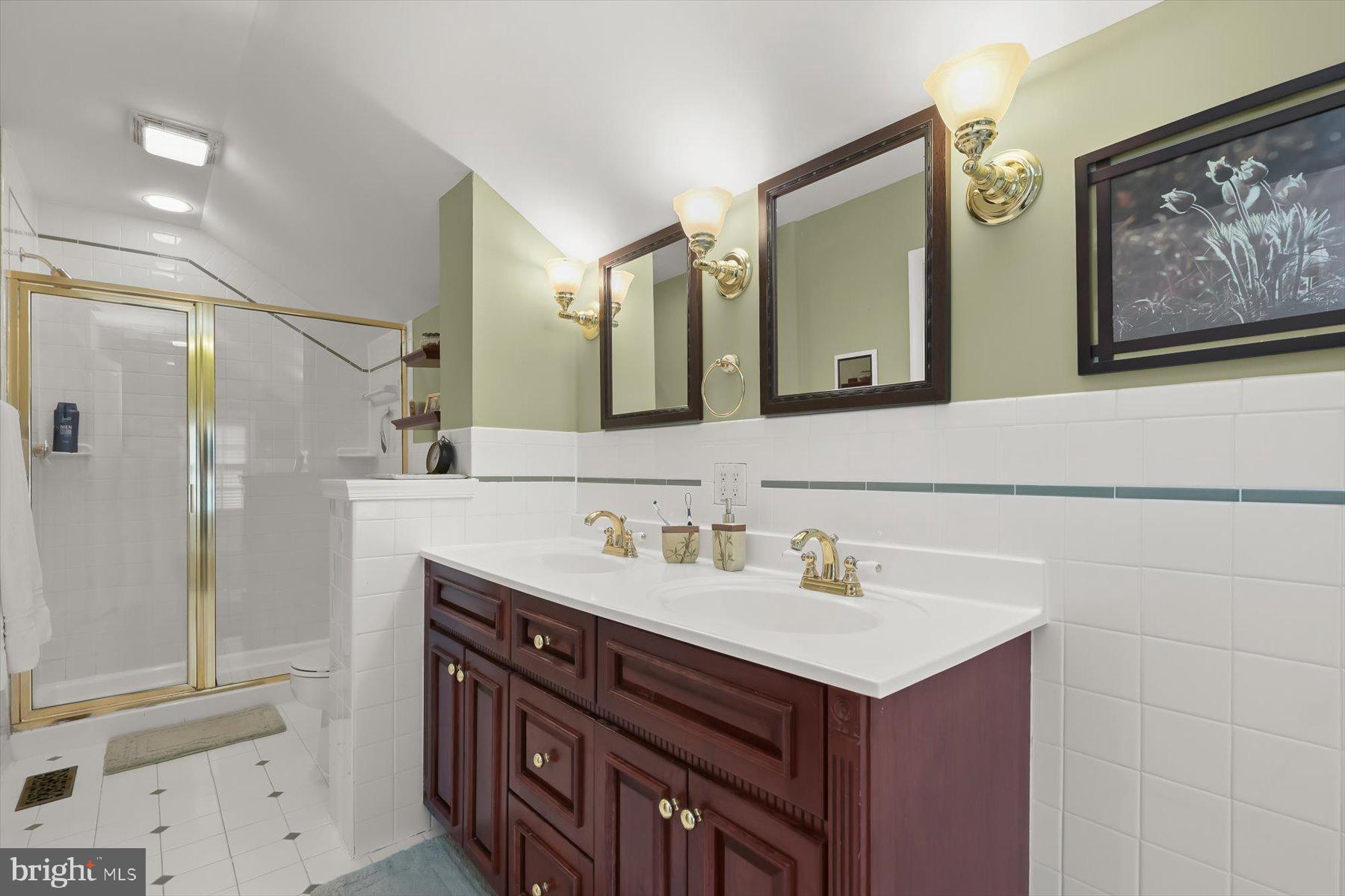 WOODACRES - Residential