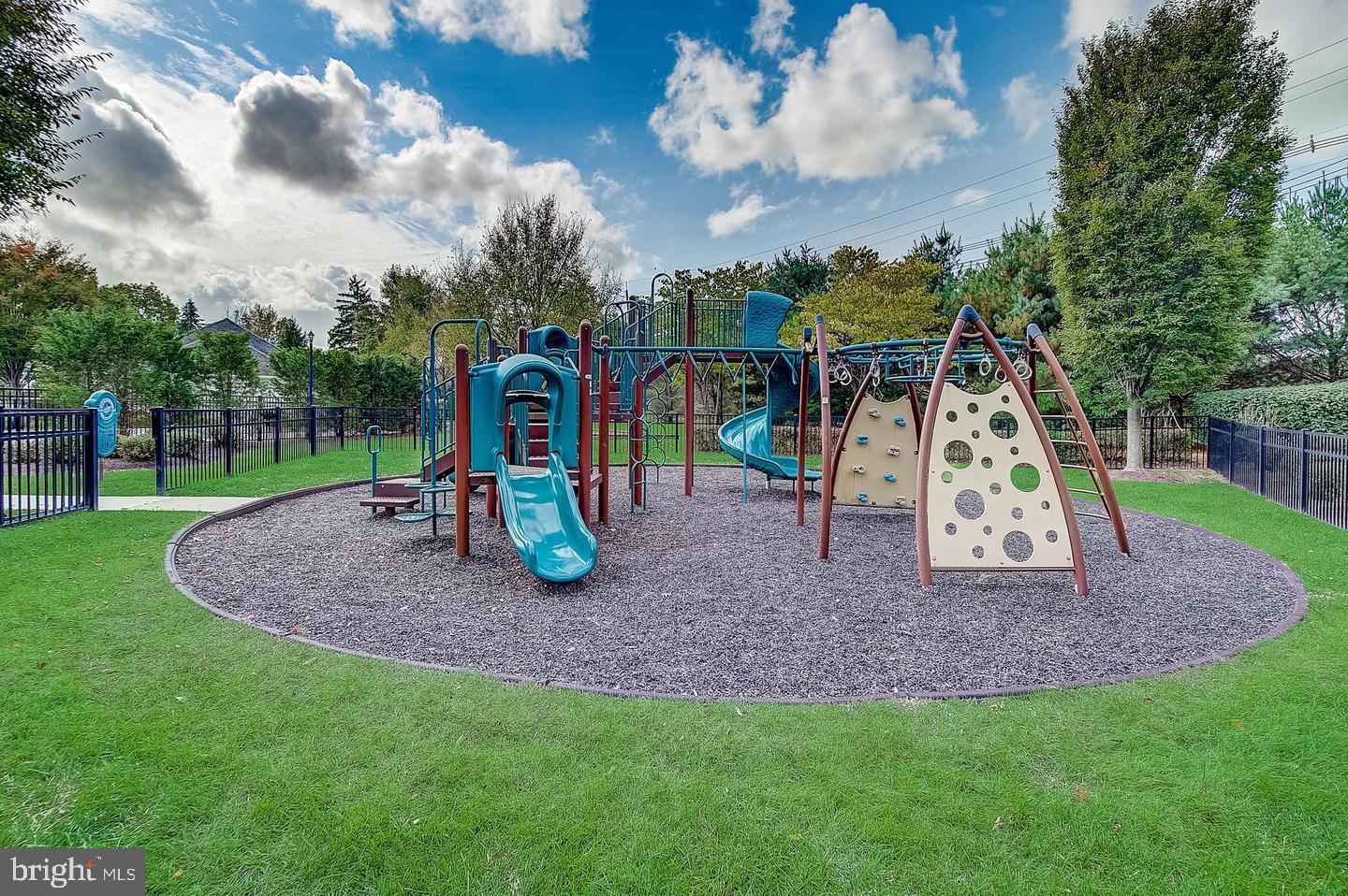 THE JEFFERSON - Residential Lease