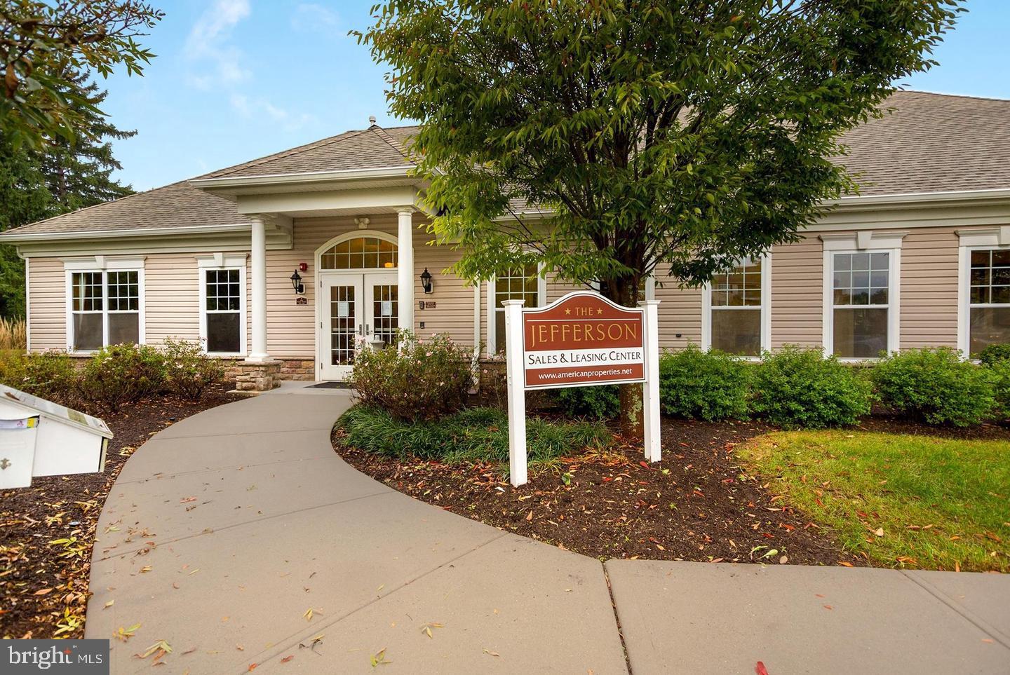 THE JEFFERSON - Residential Lease