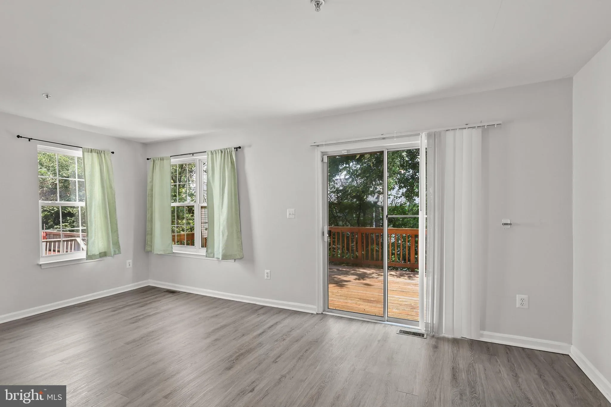 Randallstown, Maryland 21133, United States, 4 Bedrooms Bedrooms, ,3 BathroomsBathrooms,Residential,Pending,197171