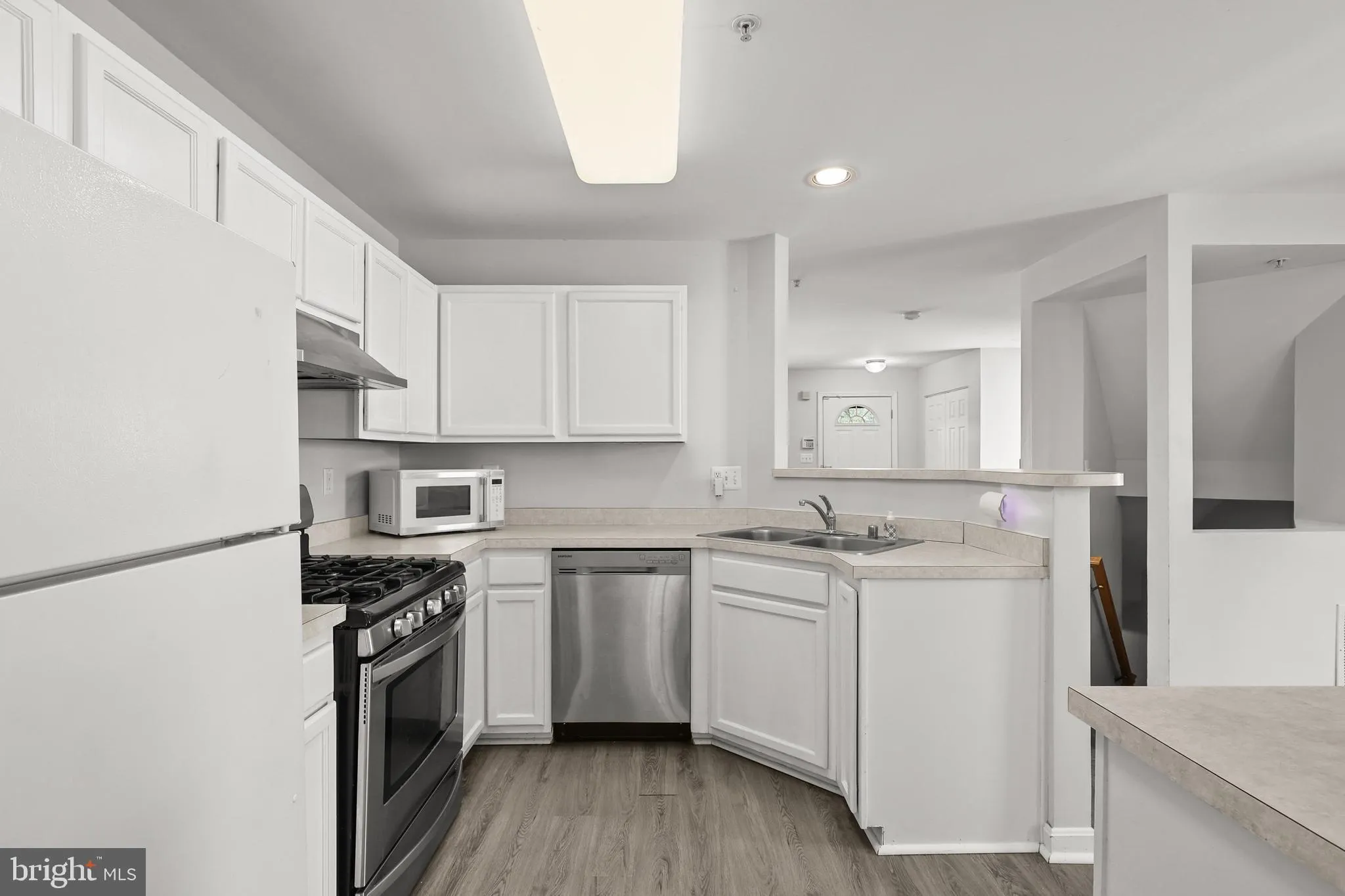 Randallstown, Maryland 21133, United States, 4 Bedrooms Bedrooms, ,3 BathroomsBathrooms,Residential,Pending,197171