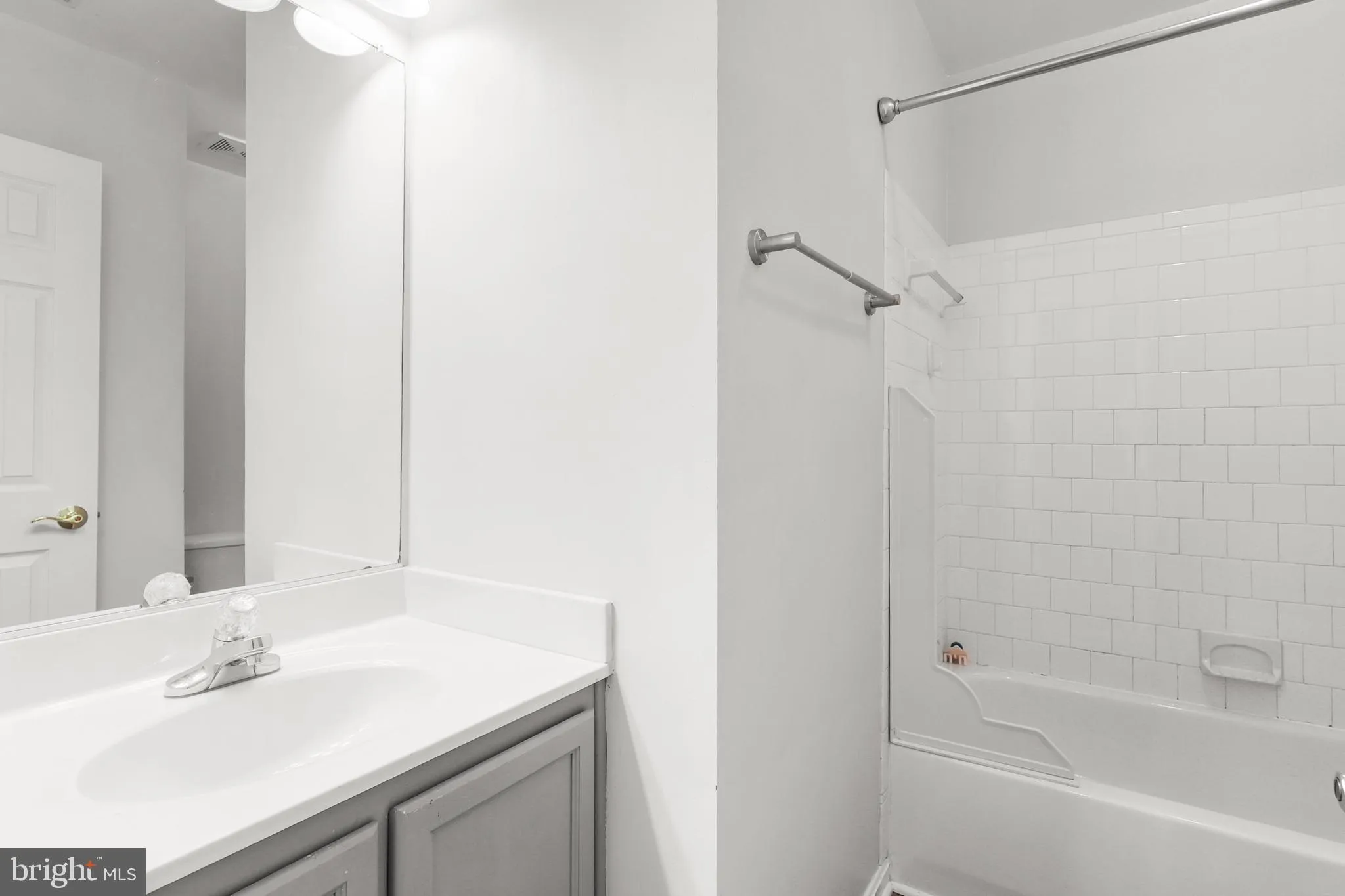 Randallstown, Maryland 21133, United States, 4 Bedrooms Bedrooms, ,3 BathroomsBathrooms,Residential,Pending,197171