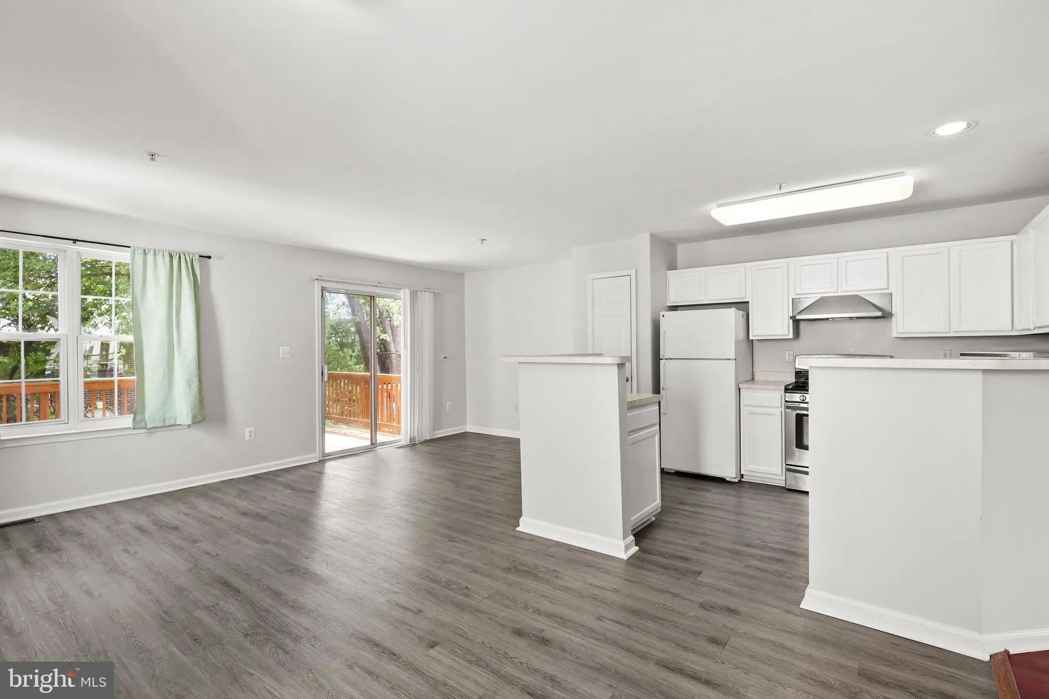 Randallstown, Maryland 21133, United States, 4 Bedrooms Bedrooms, ,3 BathroomsBathrooms,Residential,Pending,197171