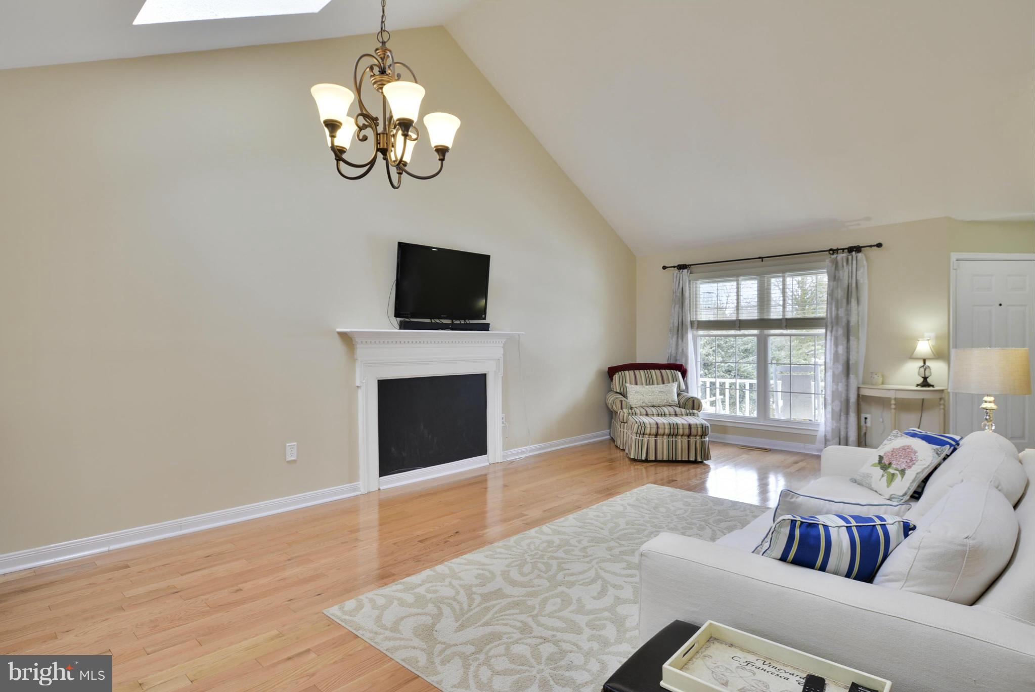 COUNTRYSIDE - Residential