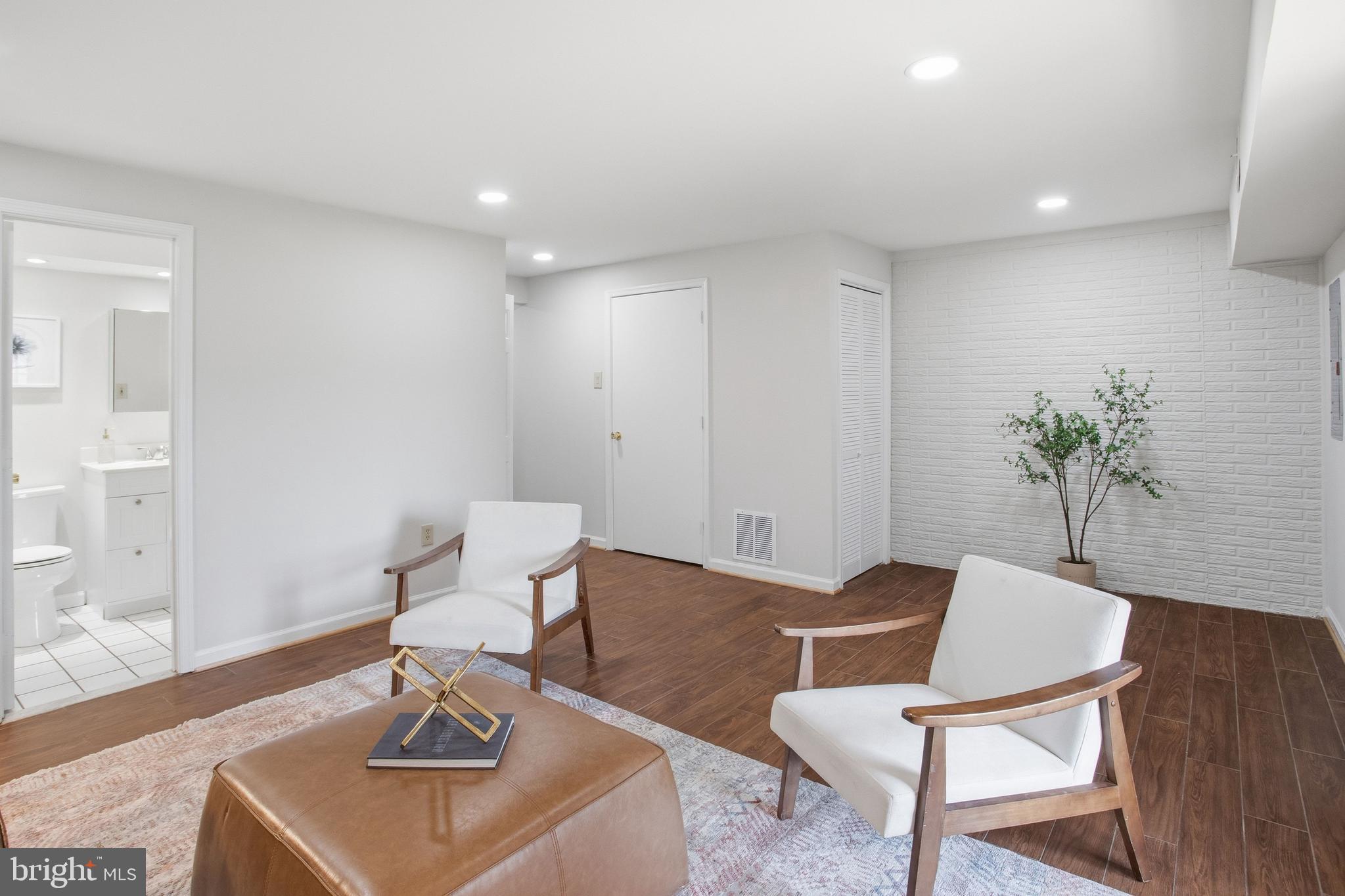 MONTCLAIR - Residential