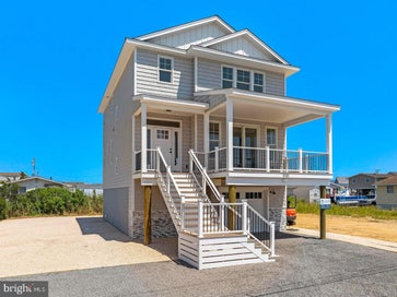 1131 S GREEN STREET TUCKERTON NJ 08087
