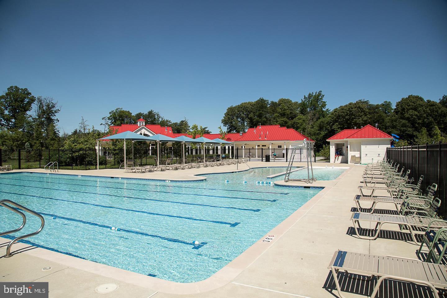 CREEKSIDE VILLAGE - Residential