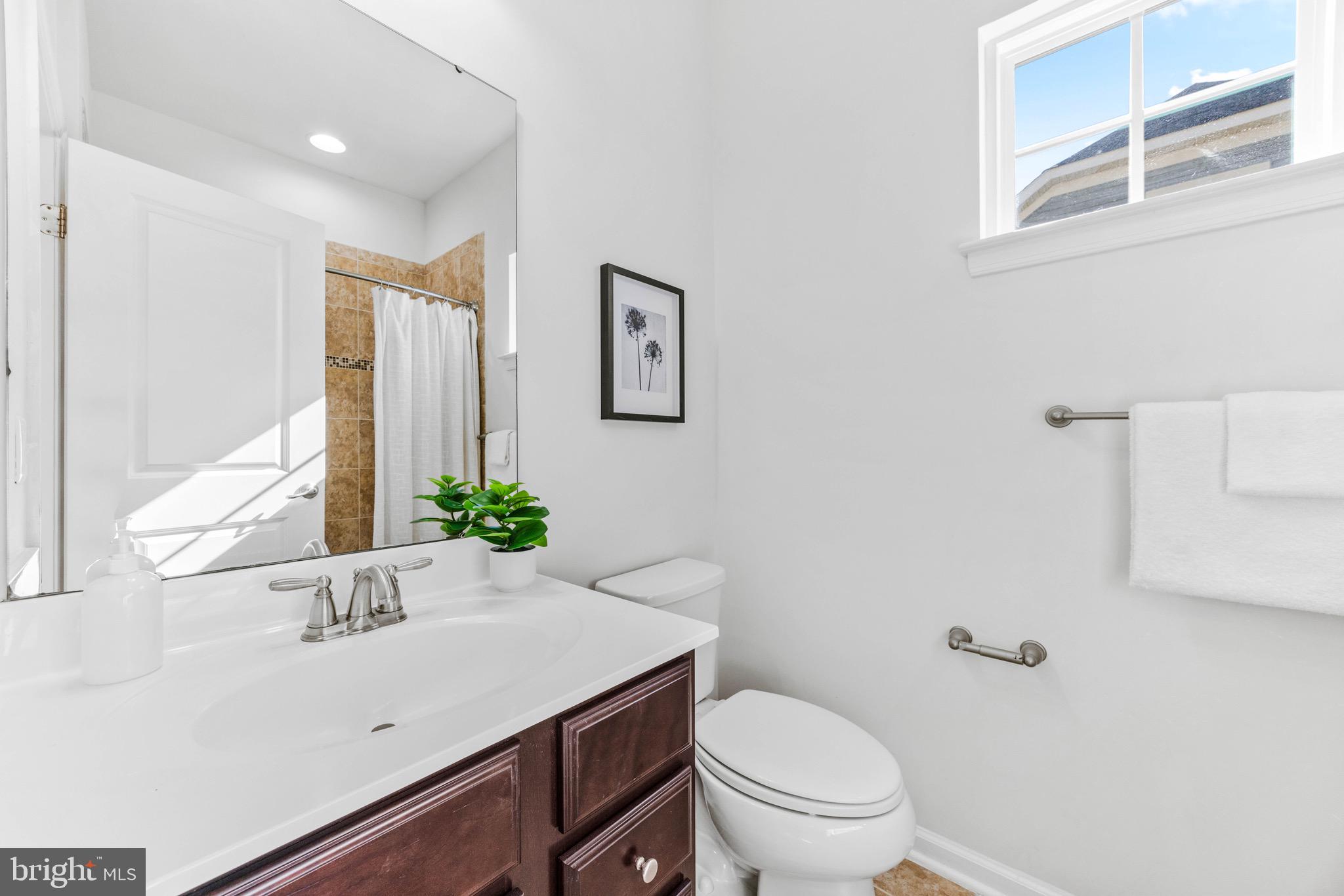 CREEKSIDE VILLAGE - Residential