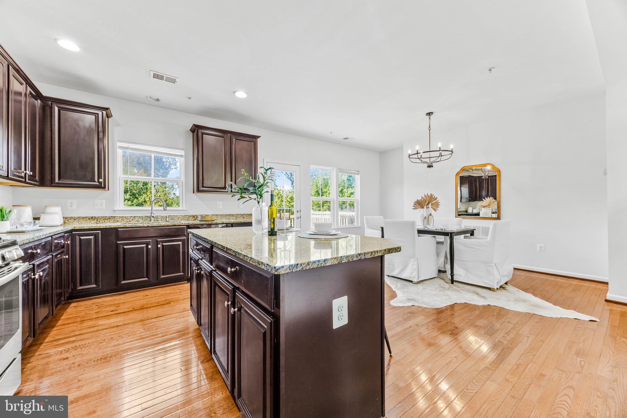 CREEKSIDE VILLAGE - Residential