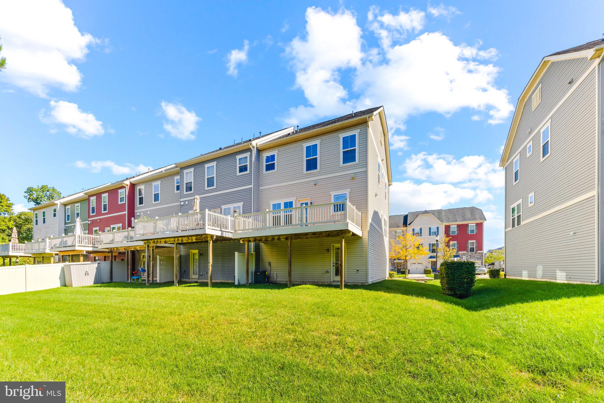 CREEKSIDE VILLAGE - Residential