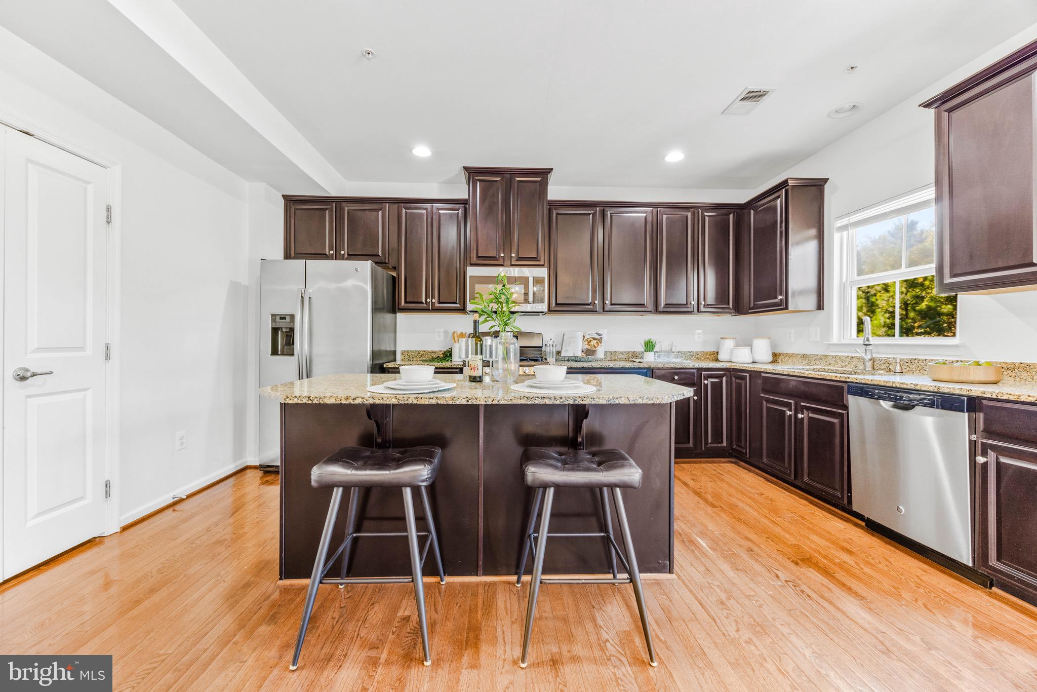 CREEKSIDE VILLAGE - Residential