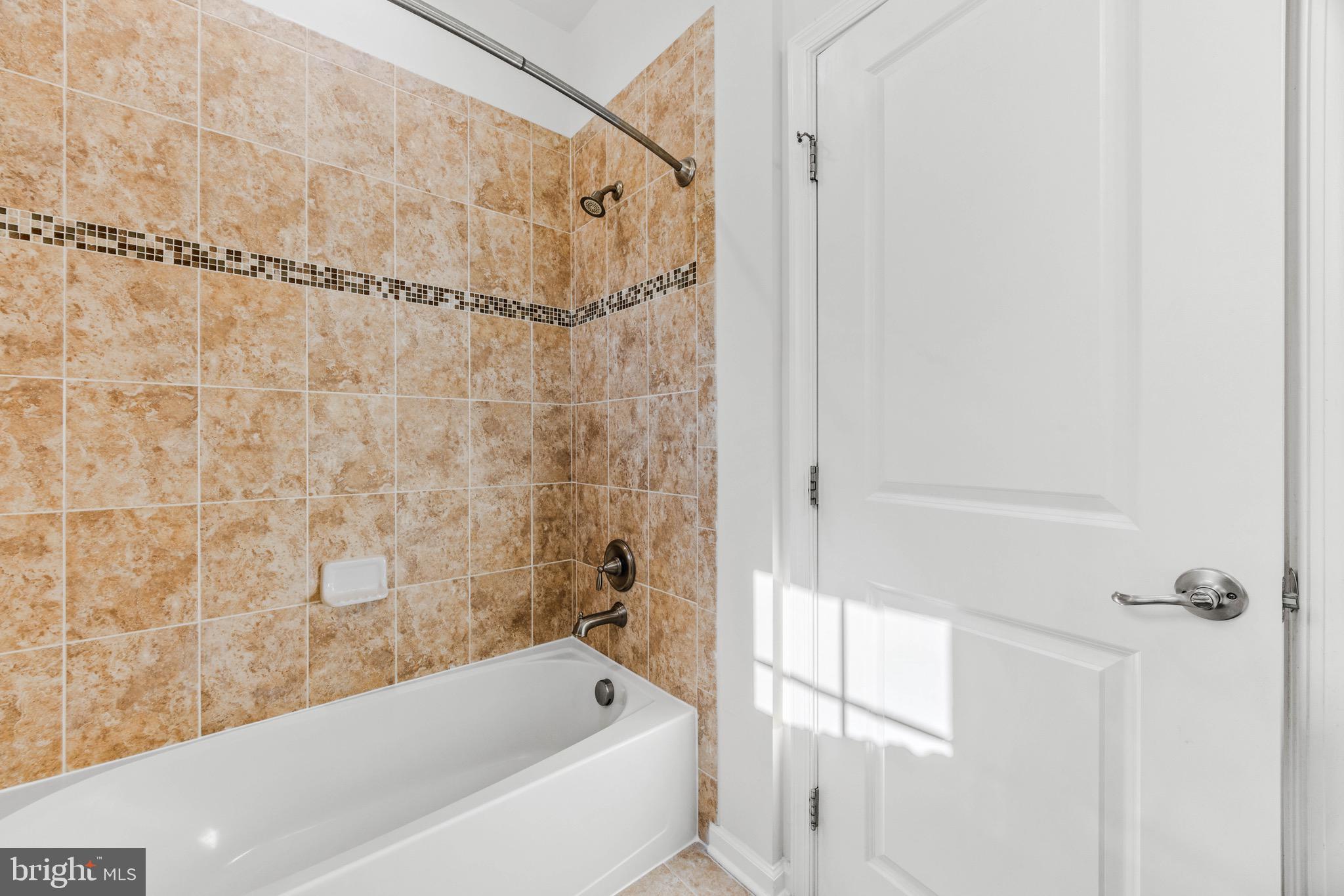 CREEKSIDE VILLAGE - Residential