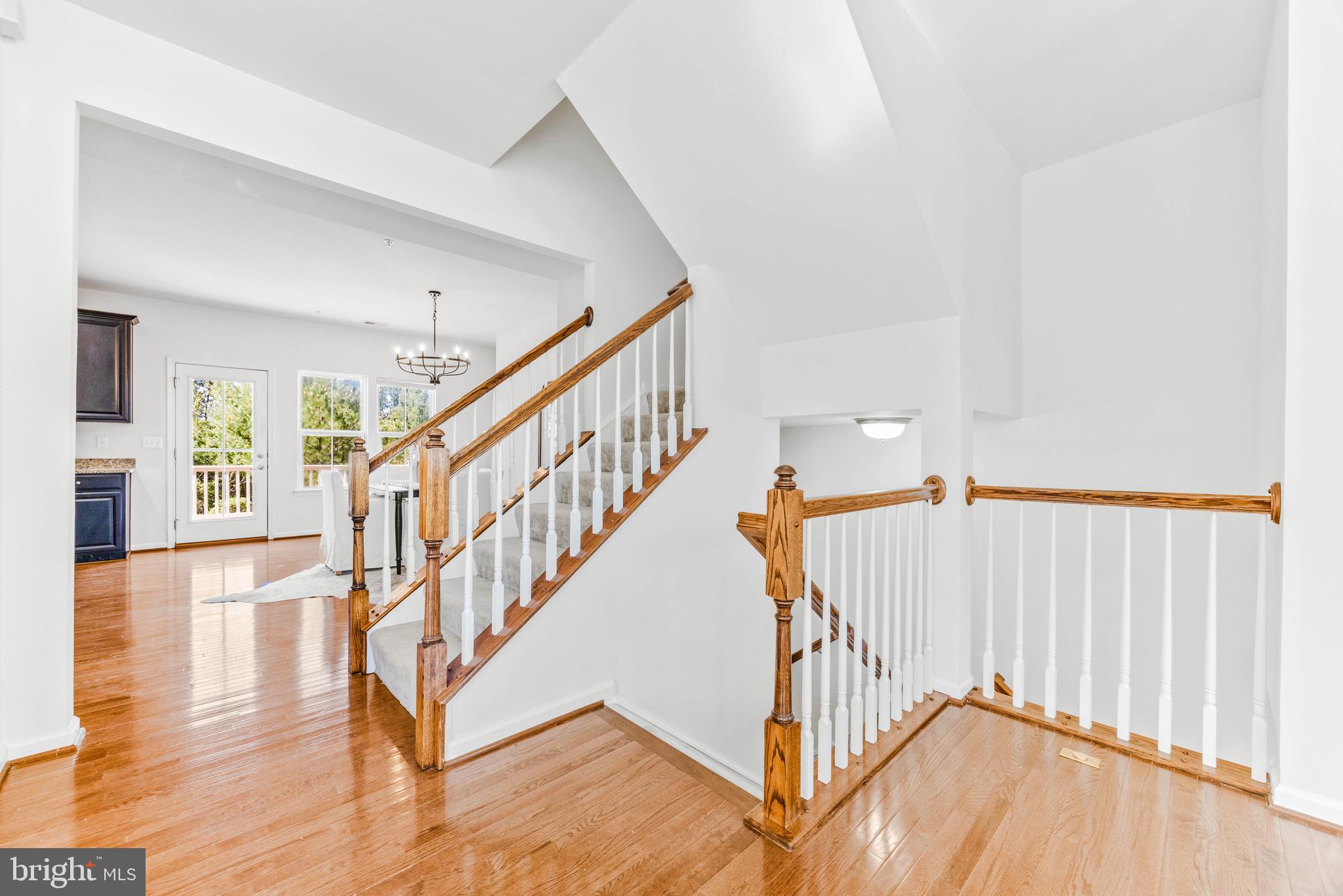 CREEKSIDE VILLAGE - Residential