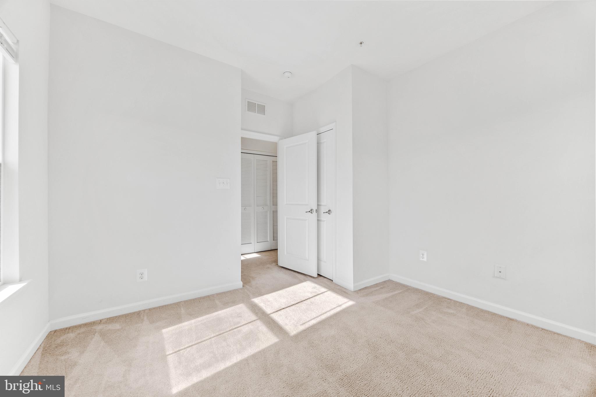 CREEKSIDE VILLAGE - Residential