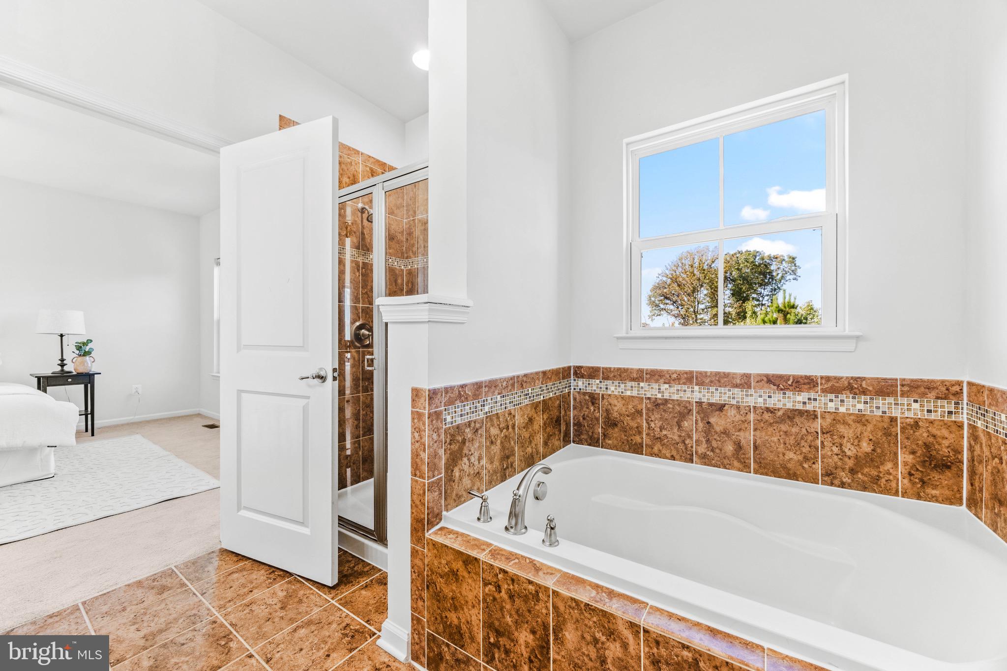 CREEKSIDE VILLAGE - Residential