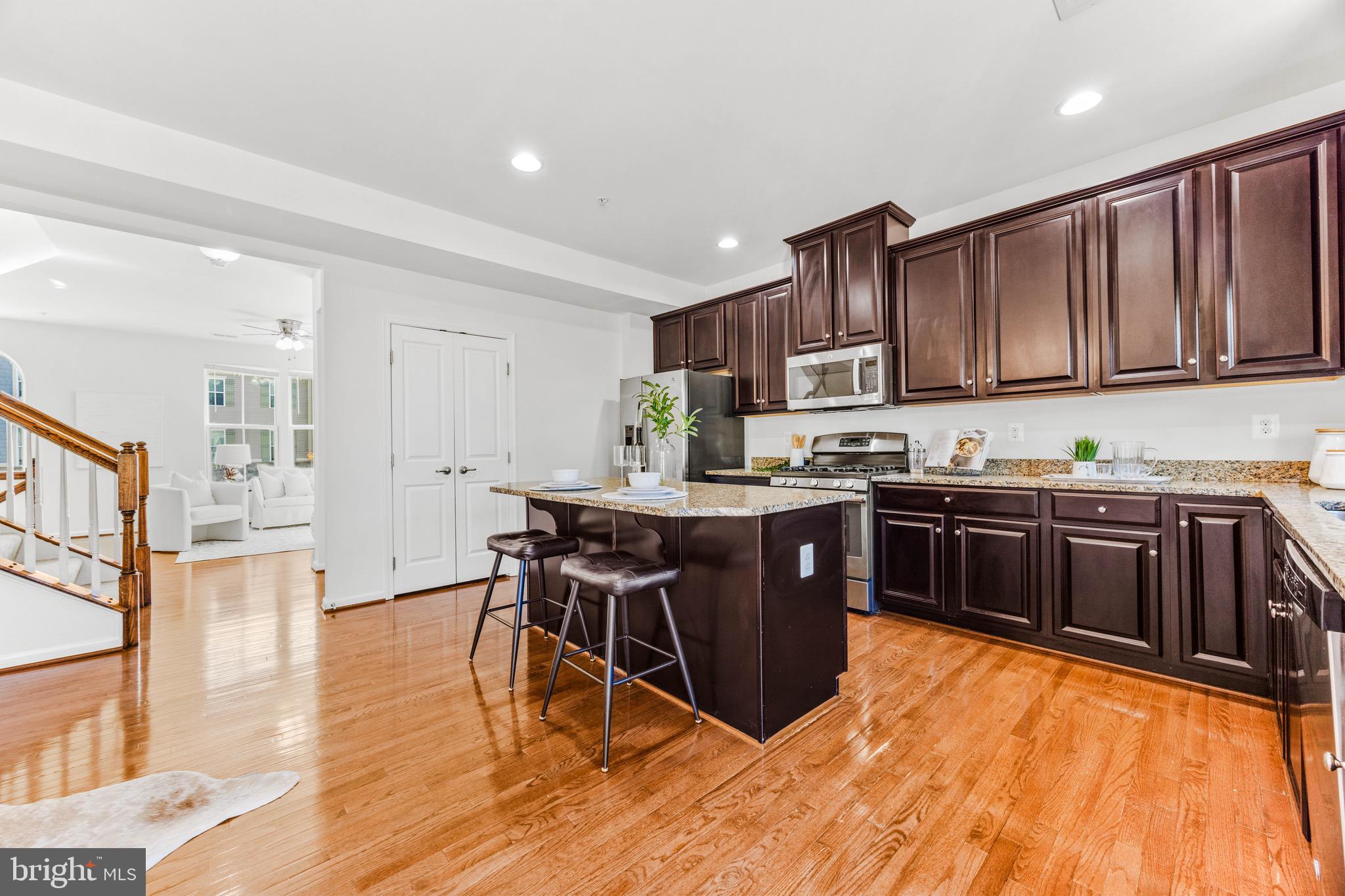 CREEKSIDE VILLAGE - Residential