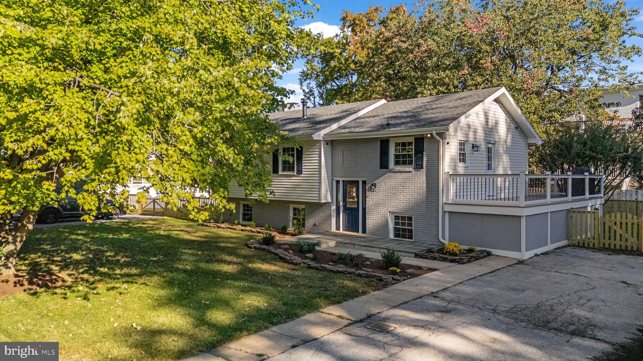 3349 ARUNDEL ON THE BAY ROAD