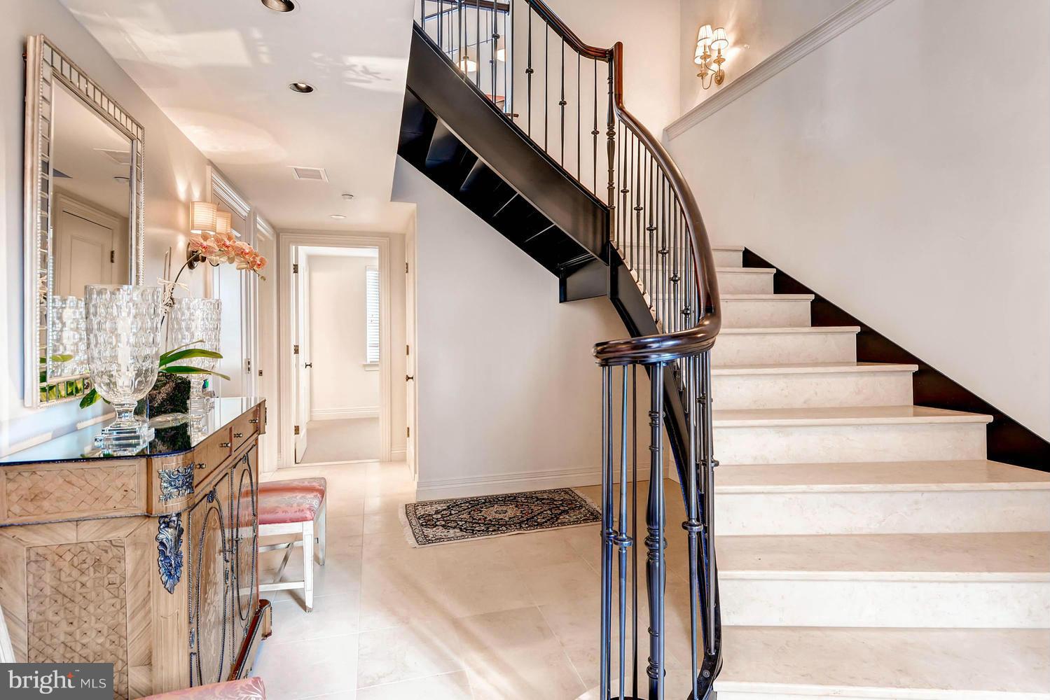 PIER HOMES AT HARBORVIEW - Residential