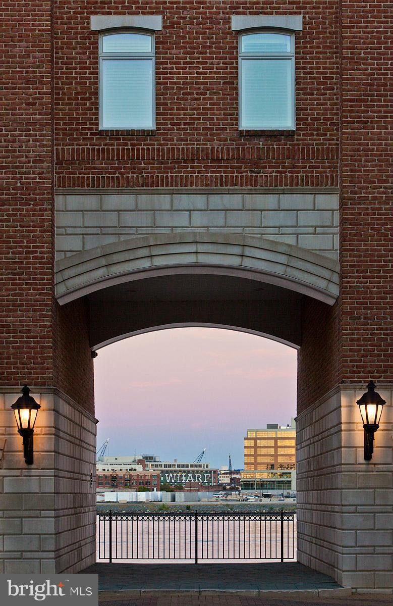 PIER HOMES AT HARBORVIEW - Residential