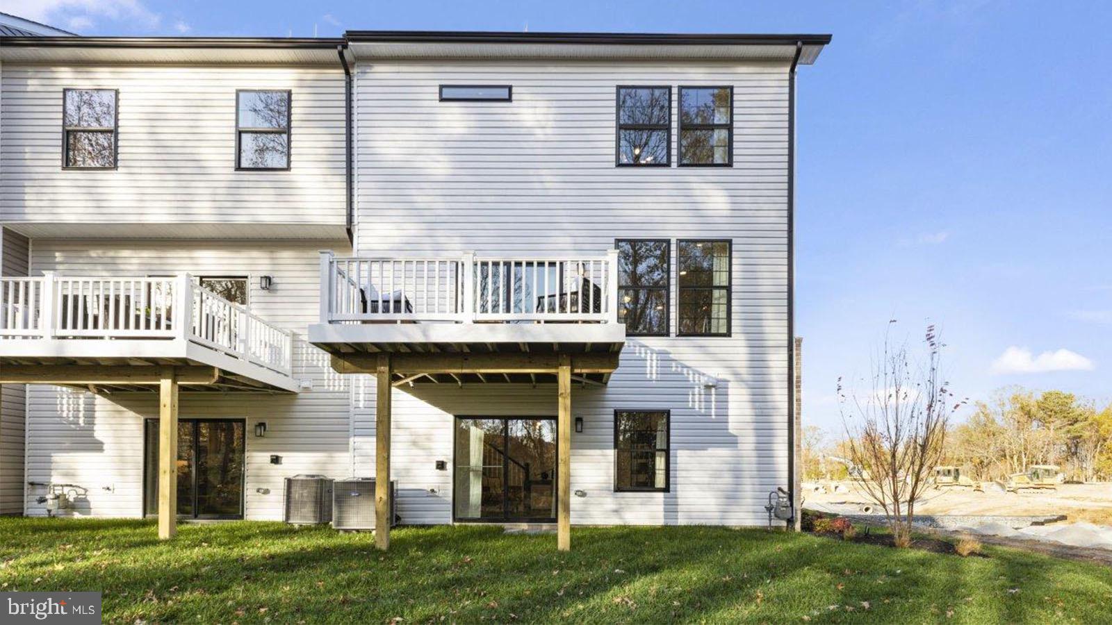 CALM RETREAT - Residential Lease