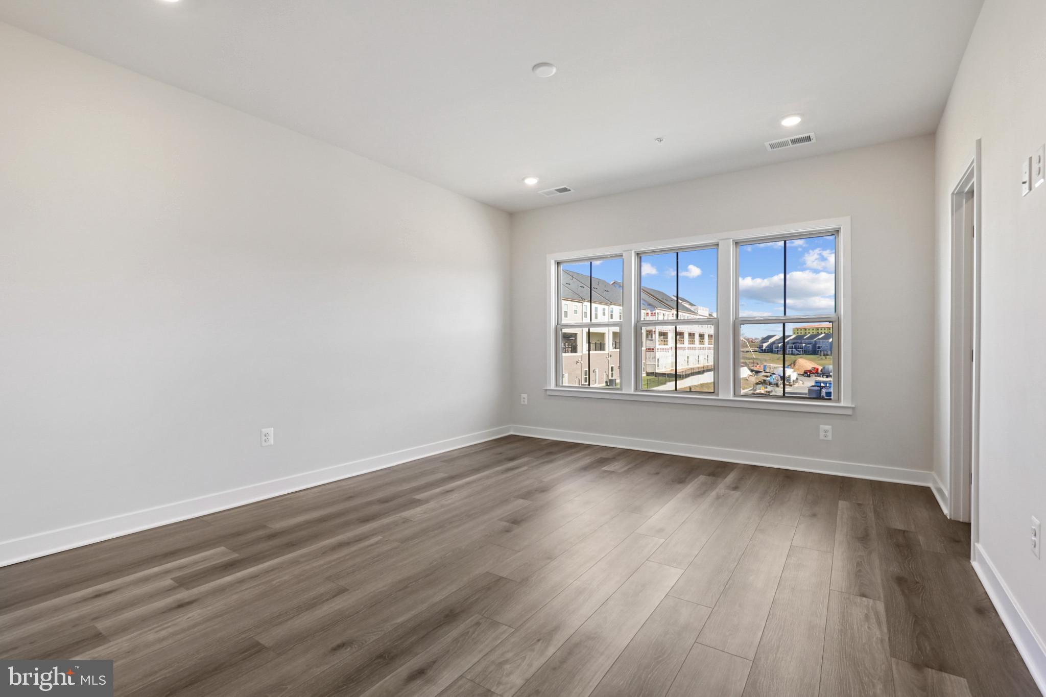 TURF VALLEY - Residential Lease