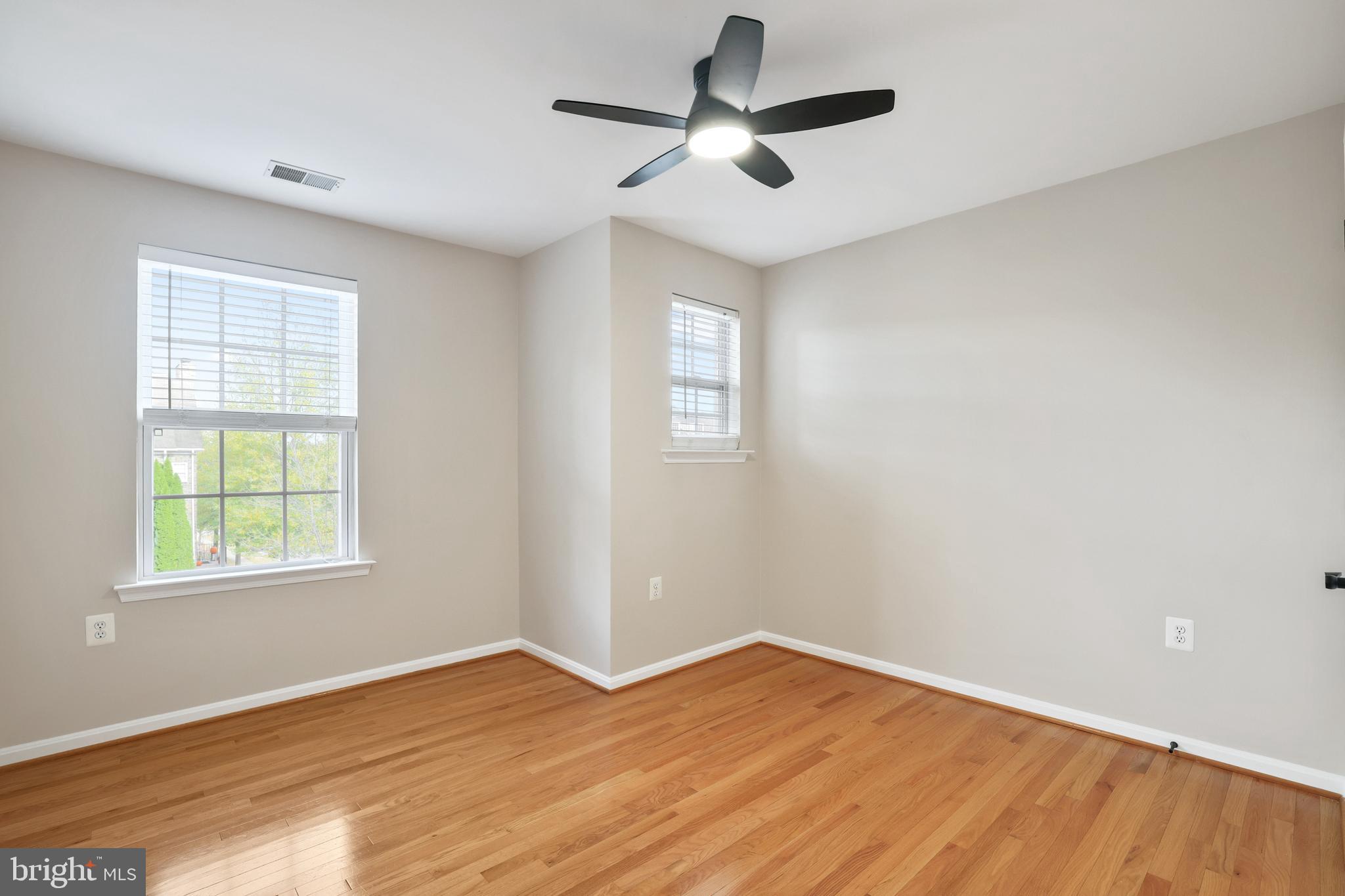 TOWNES OF BRANBURY GLEN - Residential Lease