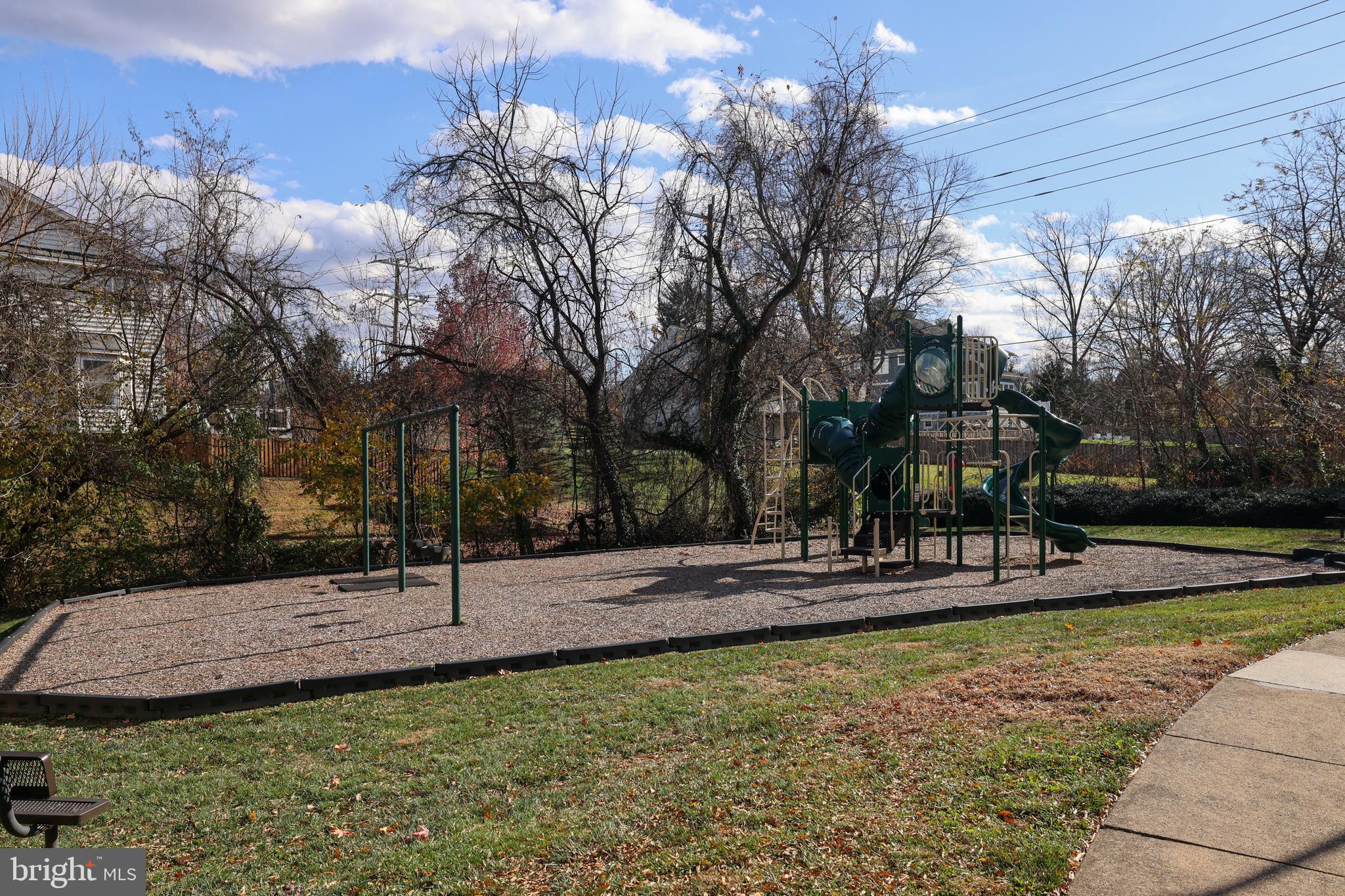 TOWNES OF BRANBURY GLEN - Residential Lease