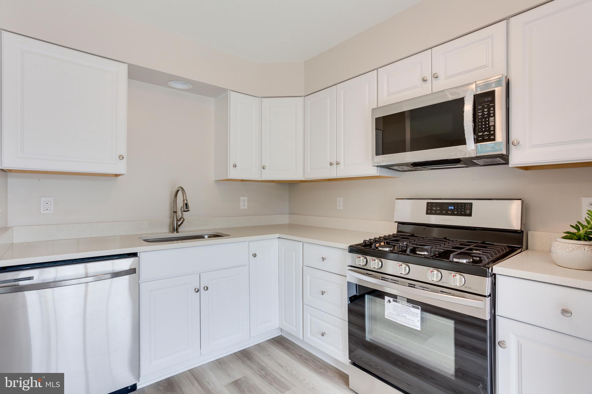 FLOWER HILL - Residential