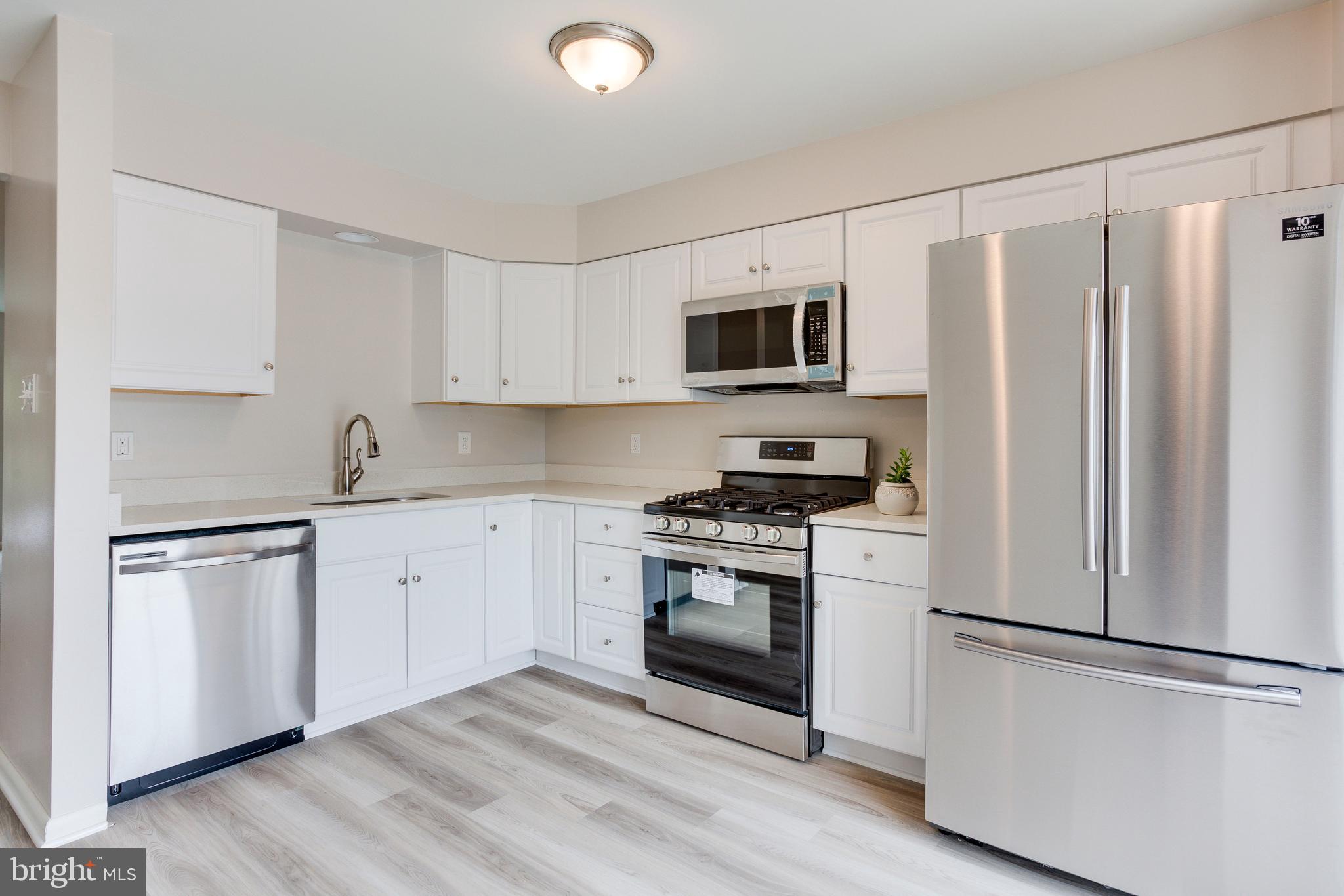 FLOWER HILL - Residential