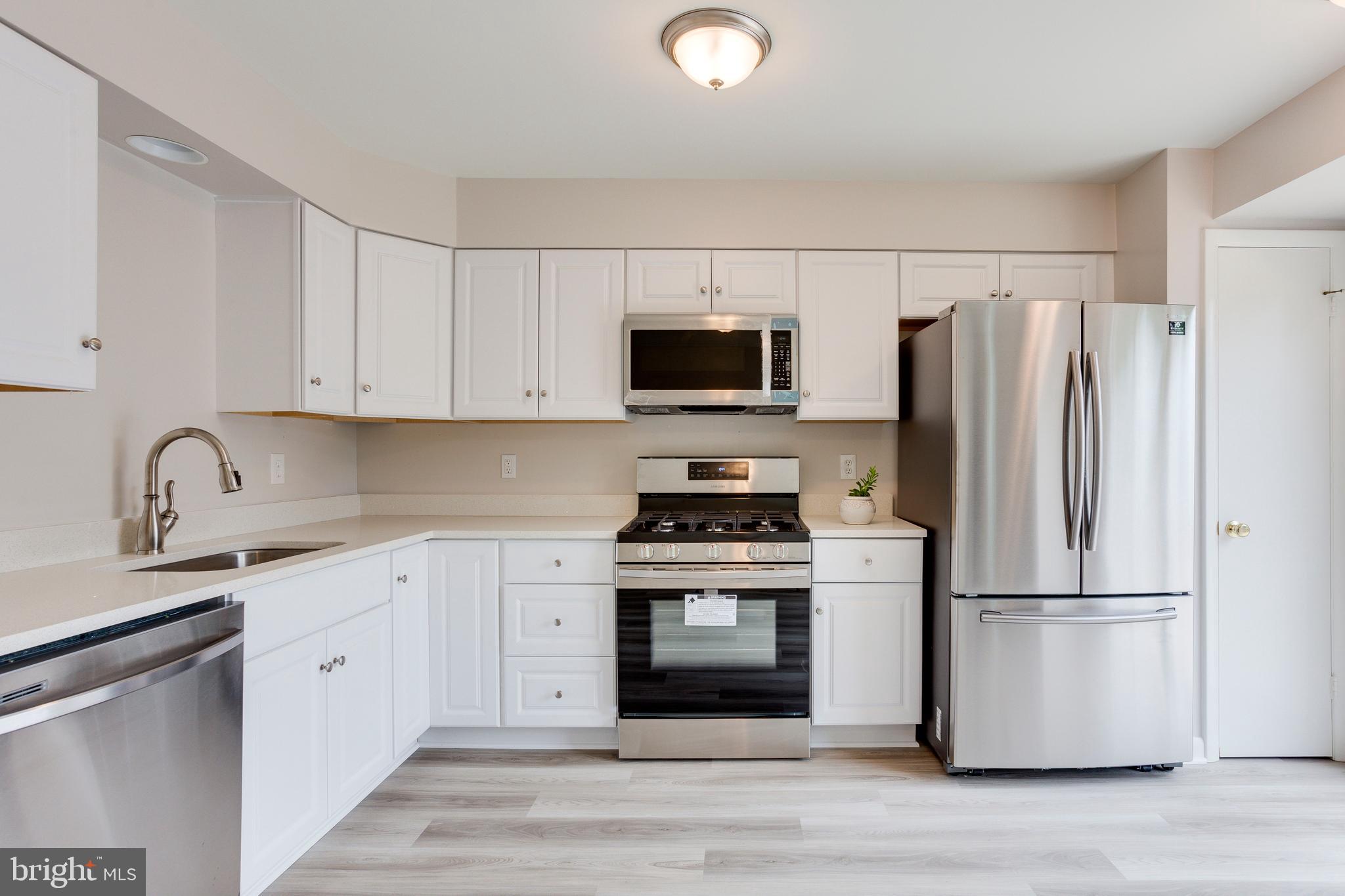 FLOWER HILL - Residential