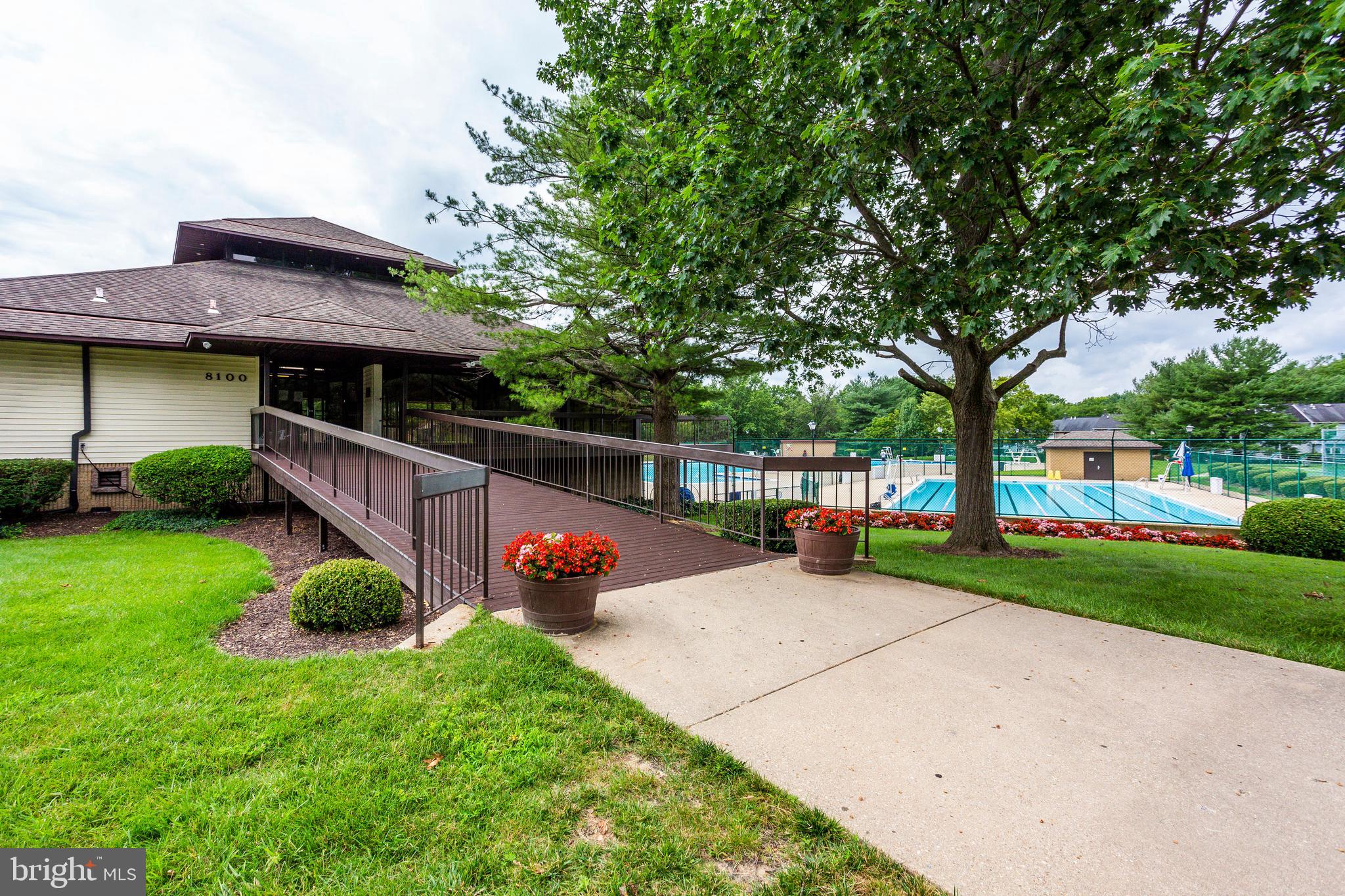 FLOWER HILL - Residential