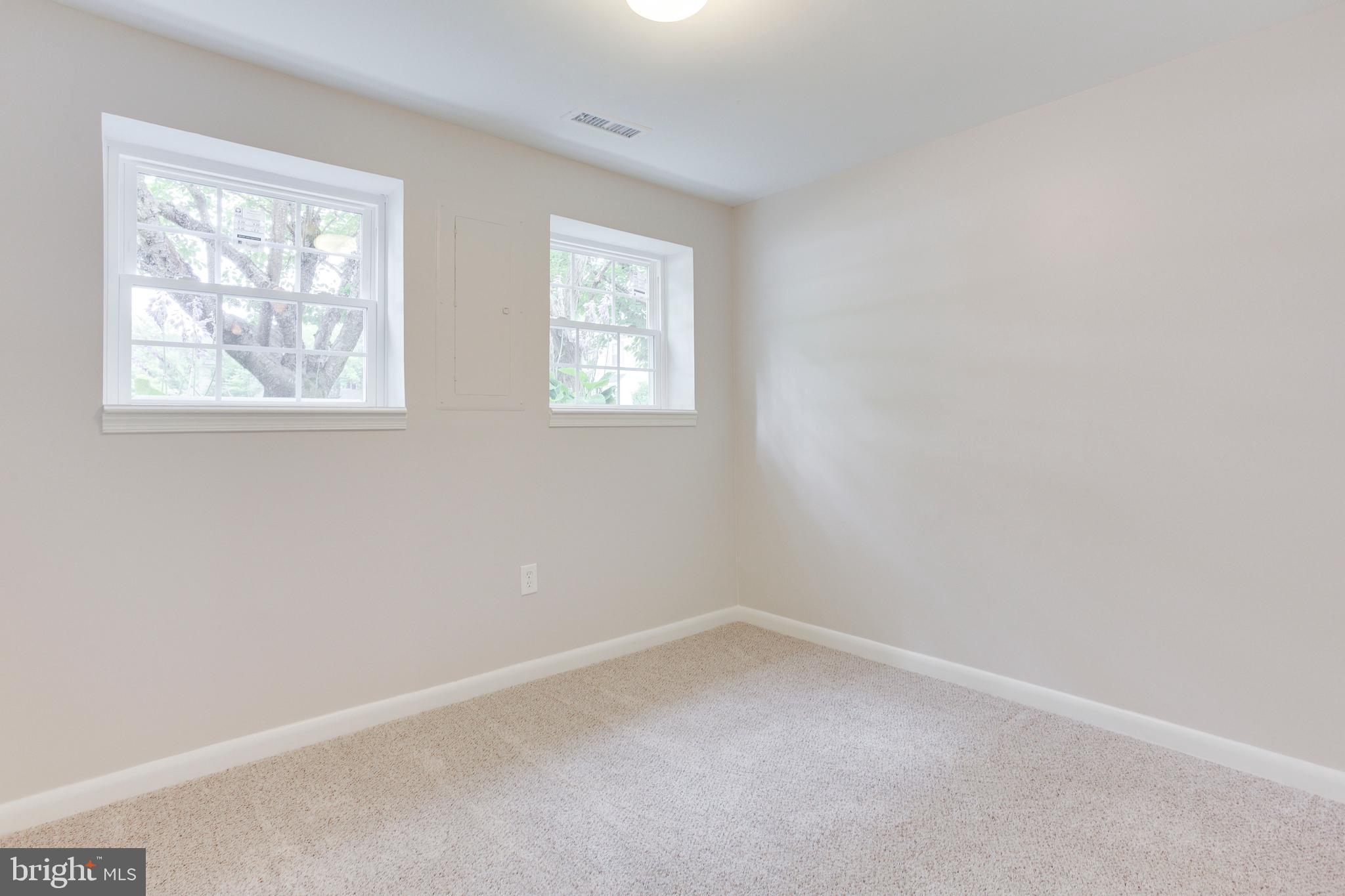 FLOWER HILL - Residential