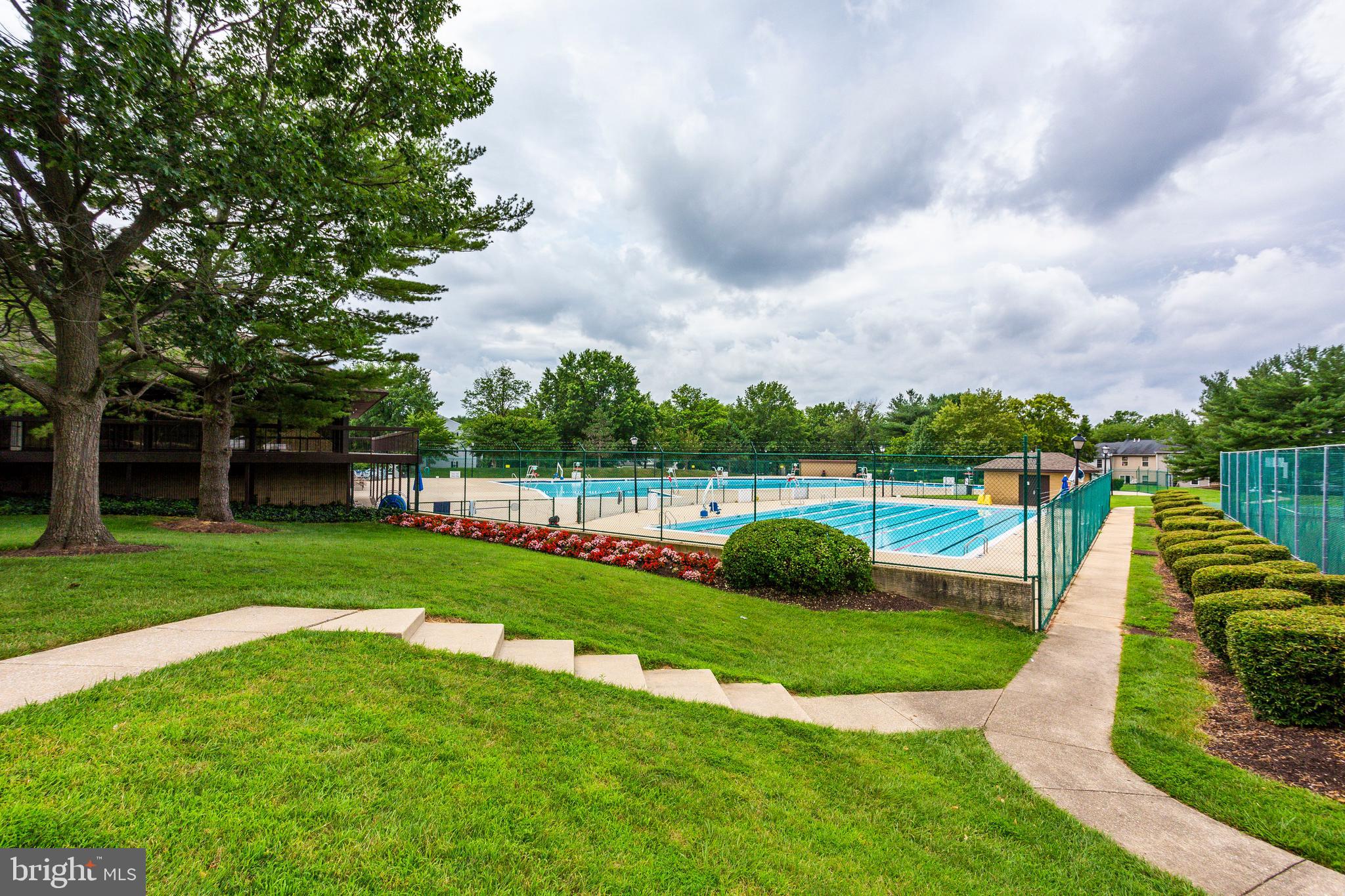 FLOWER HILL - Residential