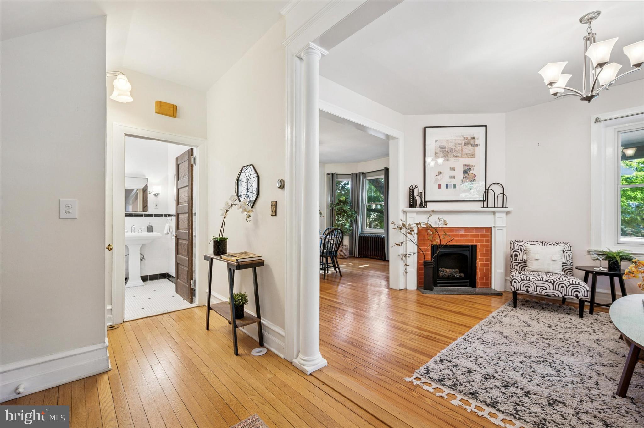 CHESTNUT HILL - Residential