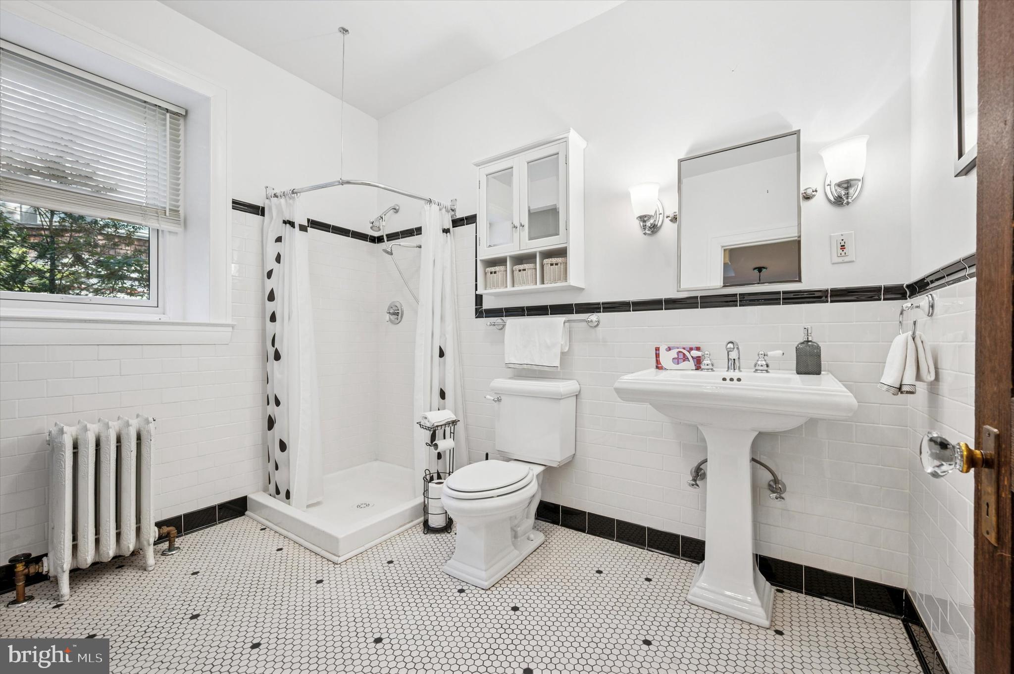 CHESTNUT HILL - Residential