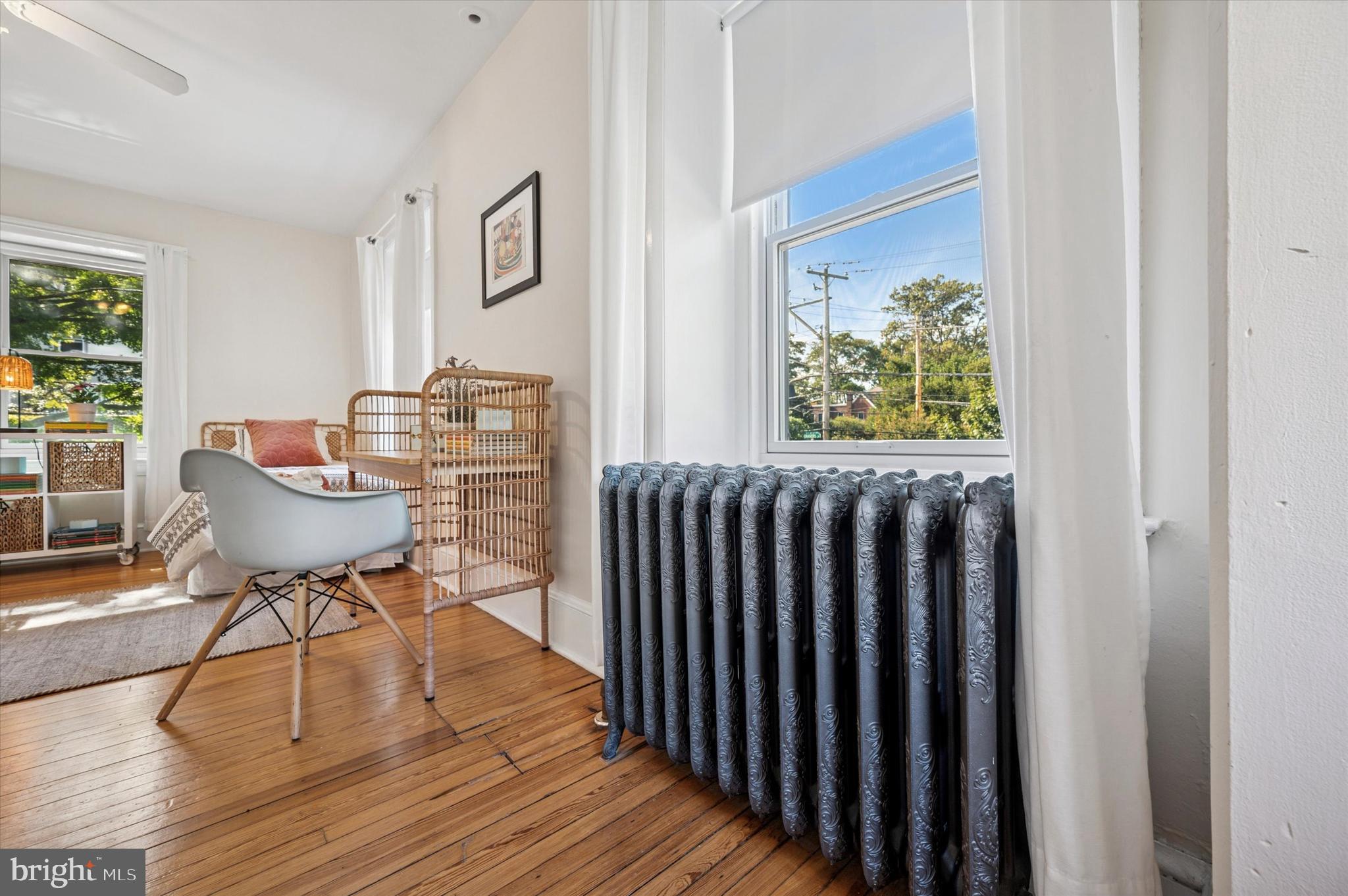 CHESTNUT HILL - Residential