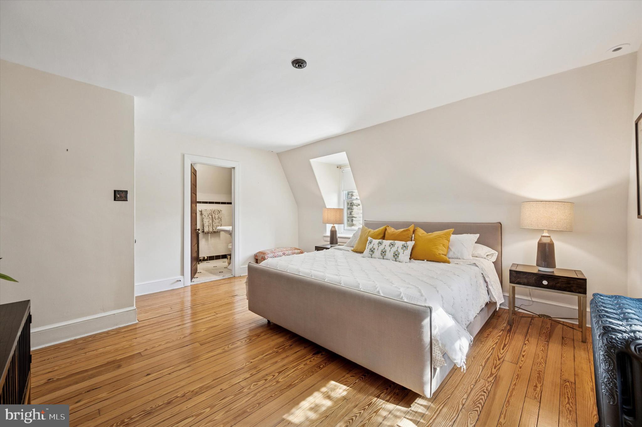 CHESTNUT HILL - Residential