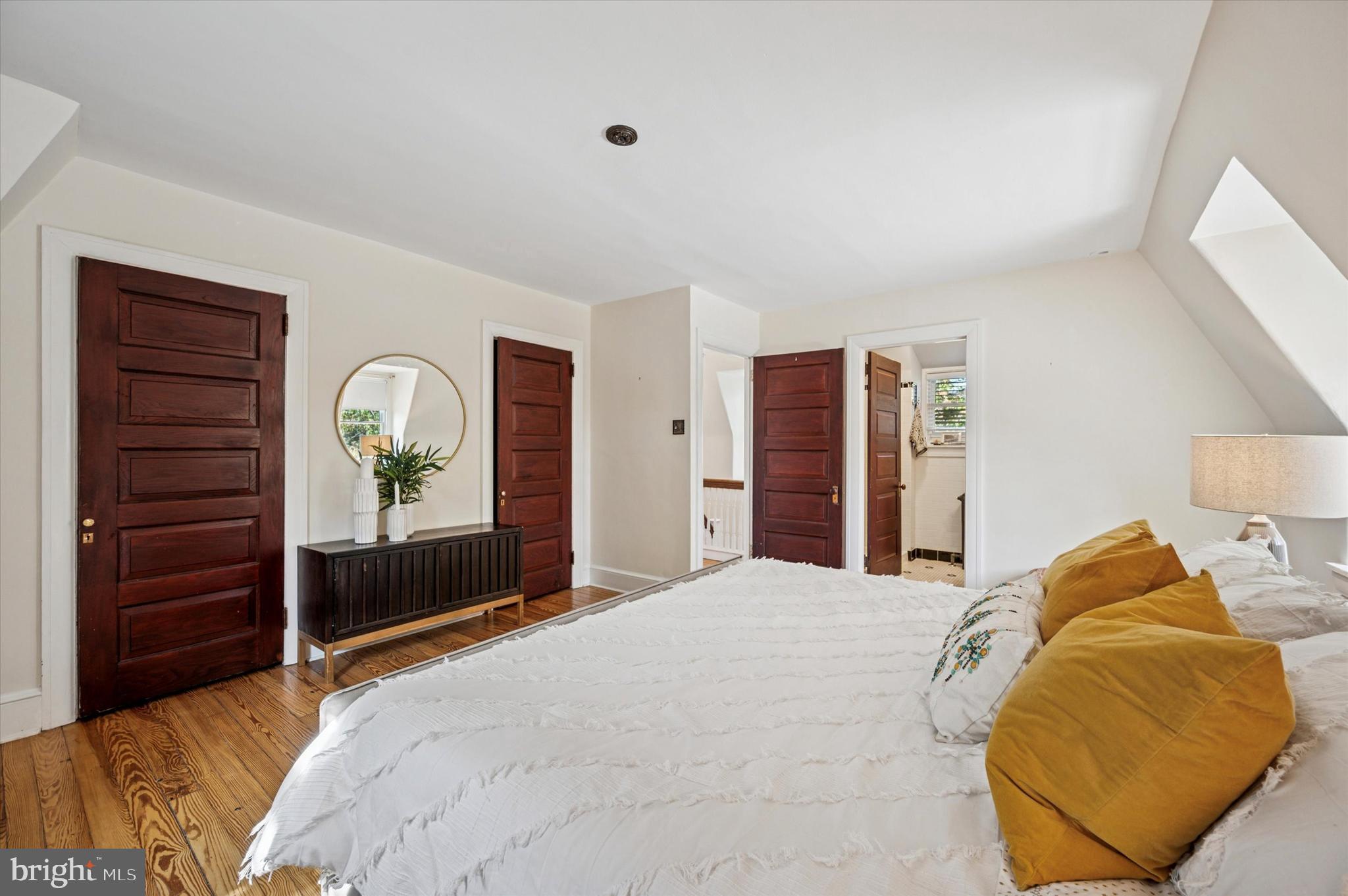 CHESTNUT HILL - Residential