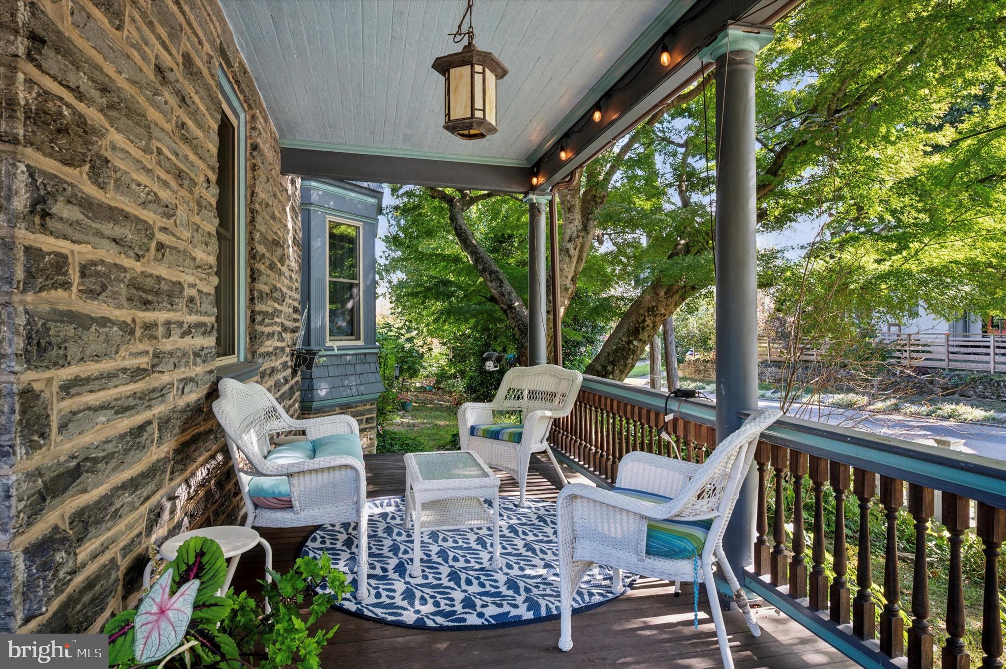 CHESTNUT HILL - Residential