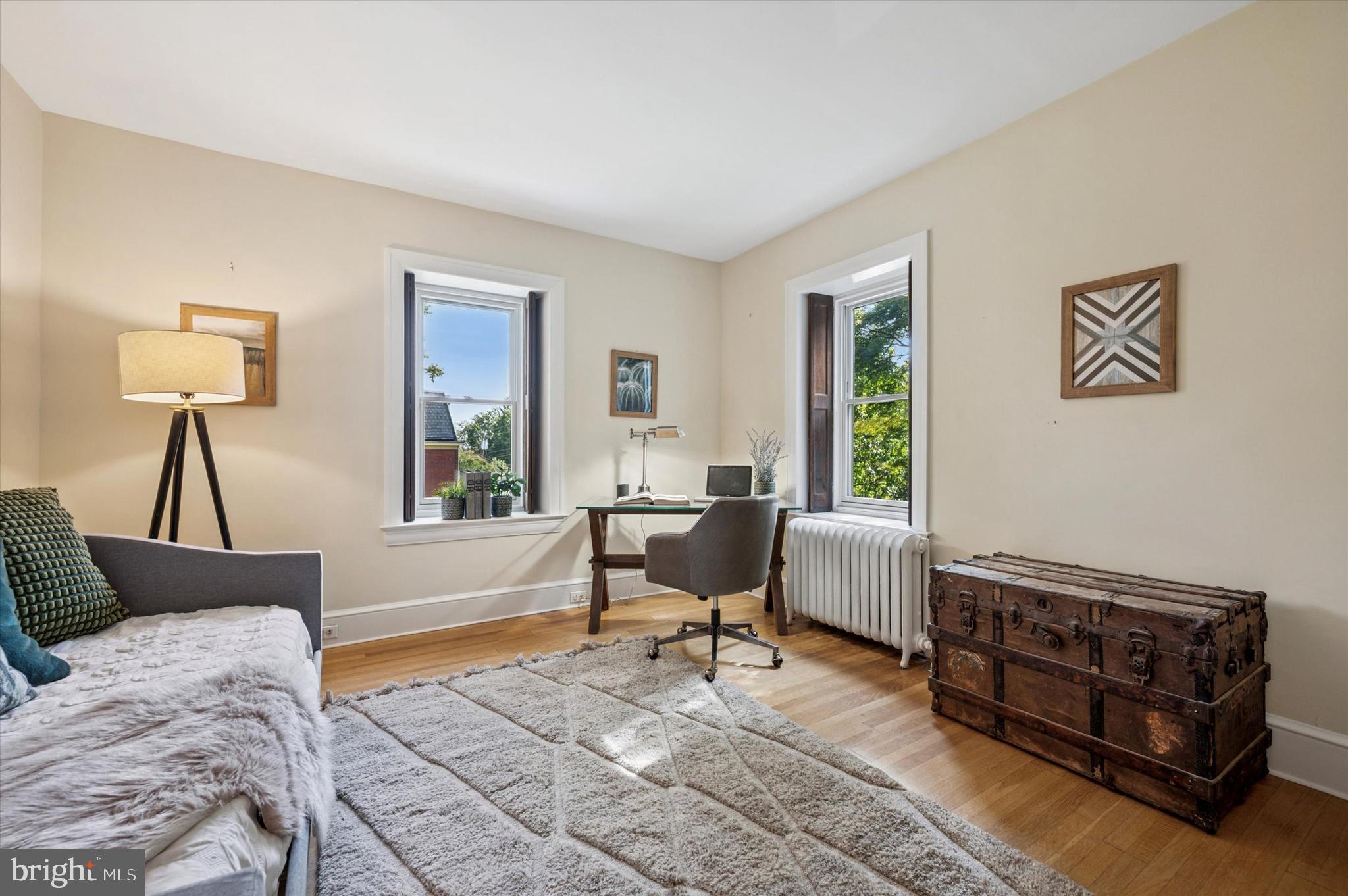 CHESTNUT HILL - Residential